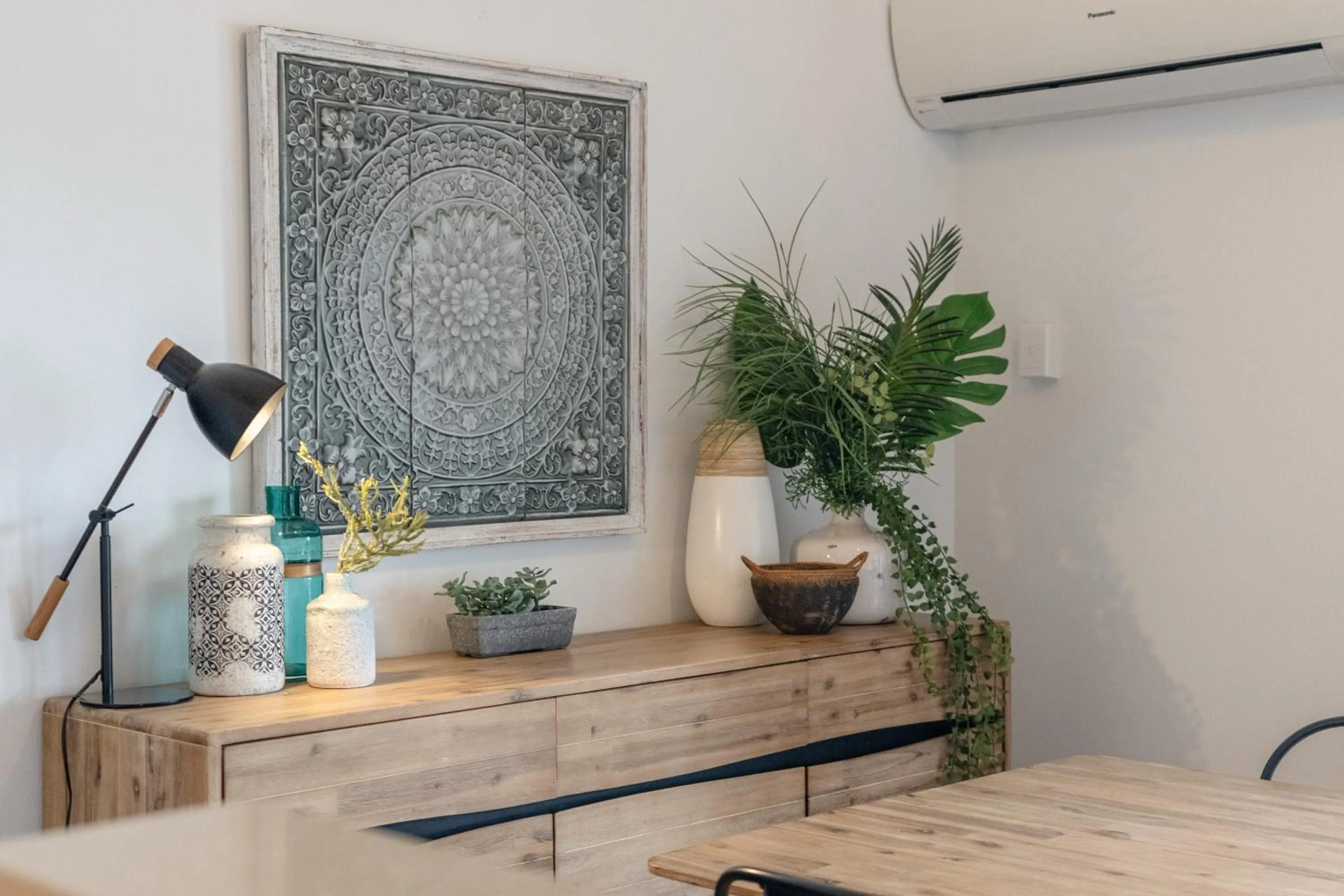 Decorative detail in Outrigger Bay