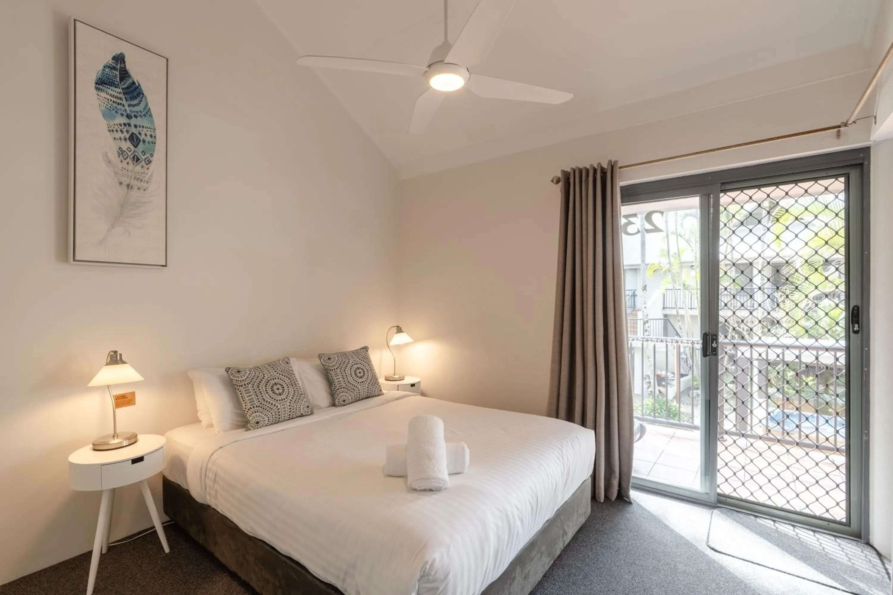 Balcony/Terrace, Bed in Outrigger Bay