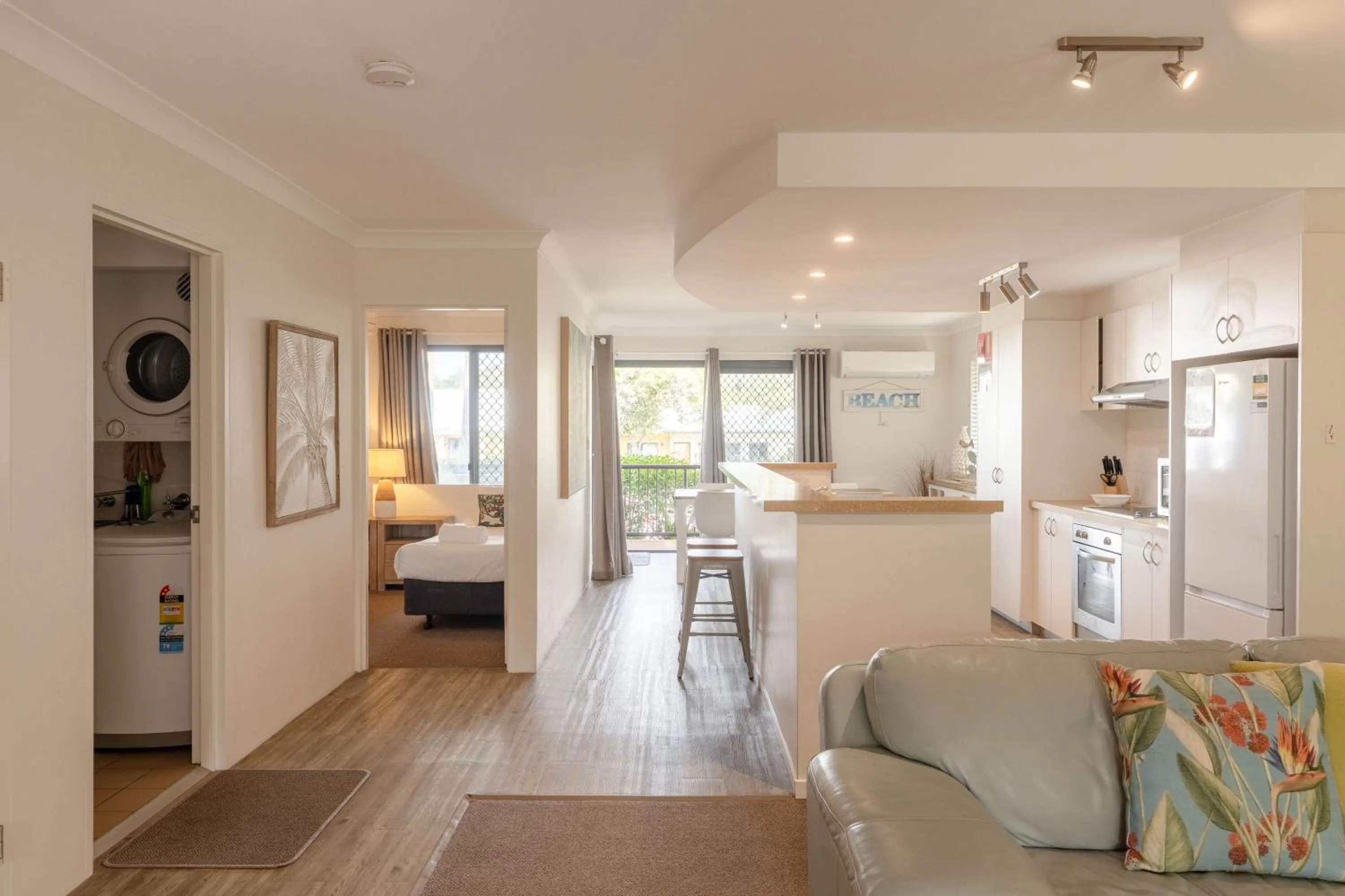 Living room, Bed in Outrigger Bay