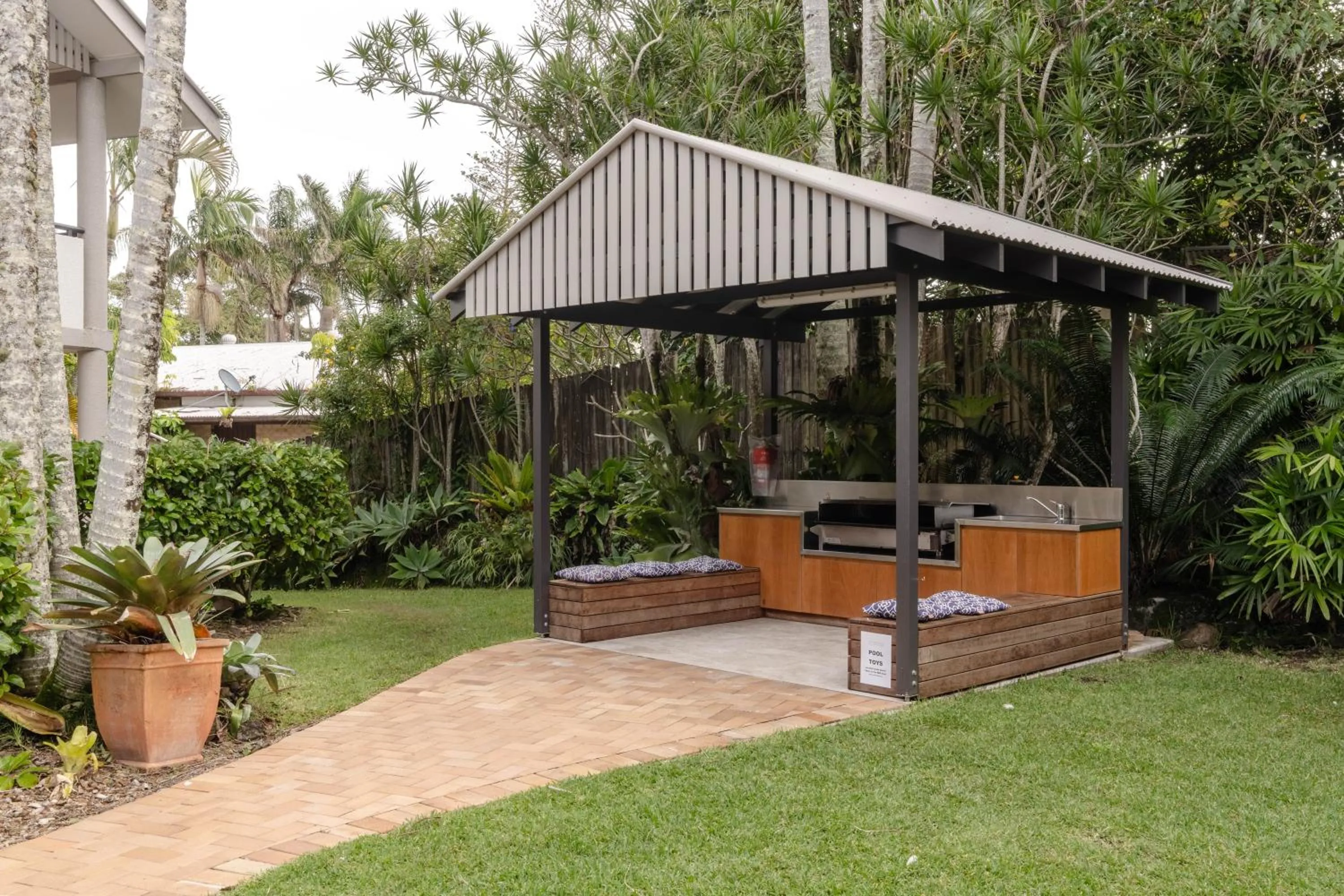 BBQ facilities in Outrigger Bay