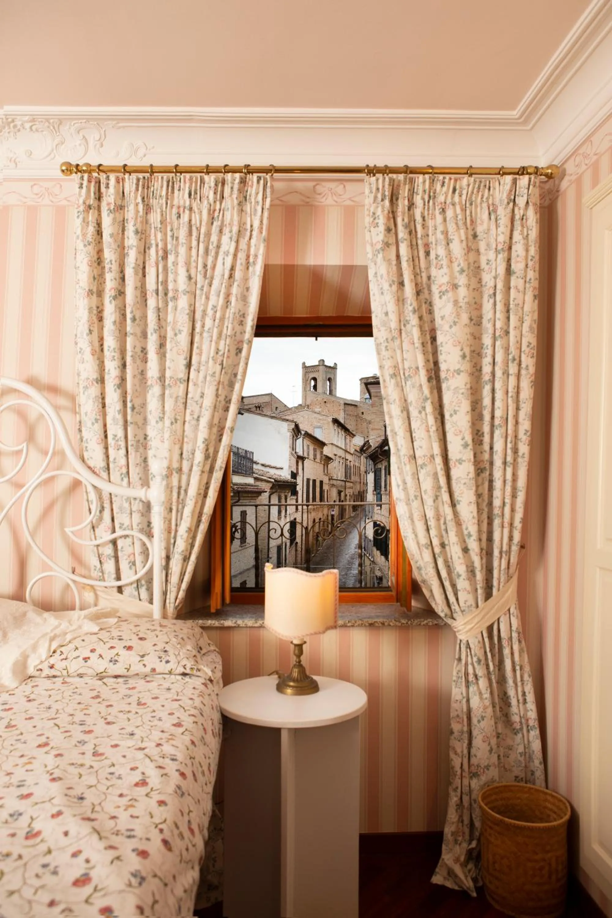 Landmark view, Bed in Porta Marina