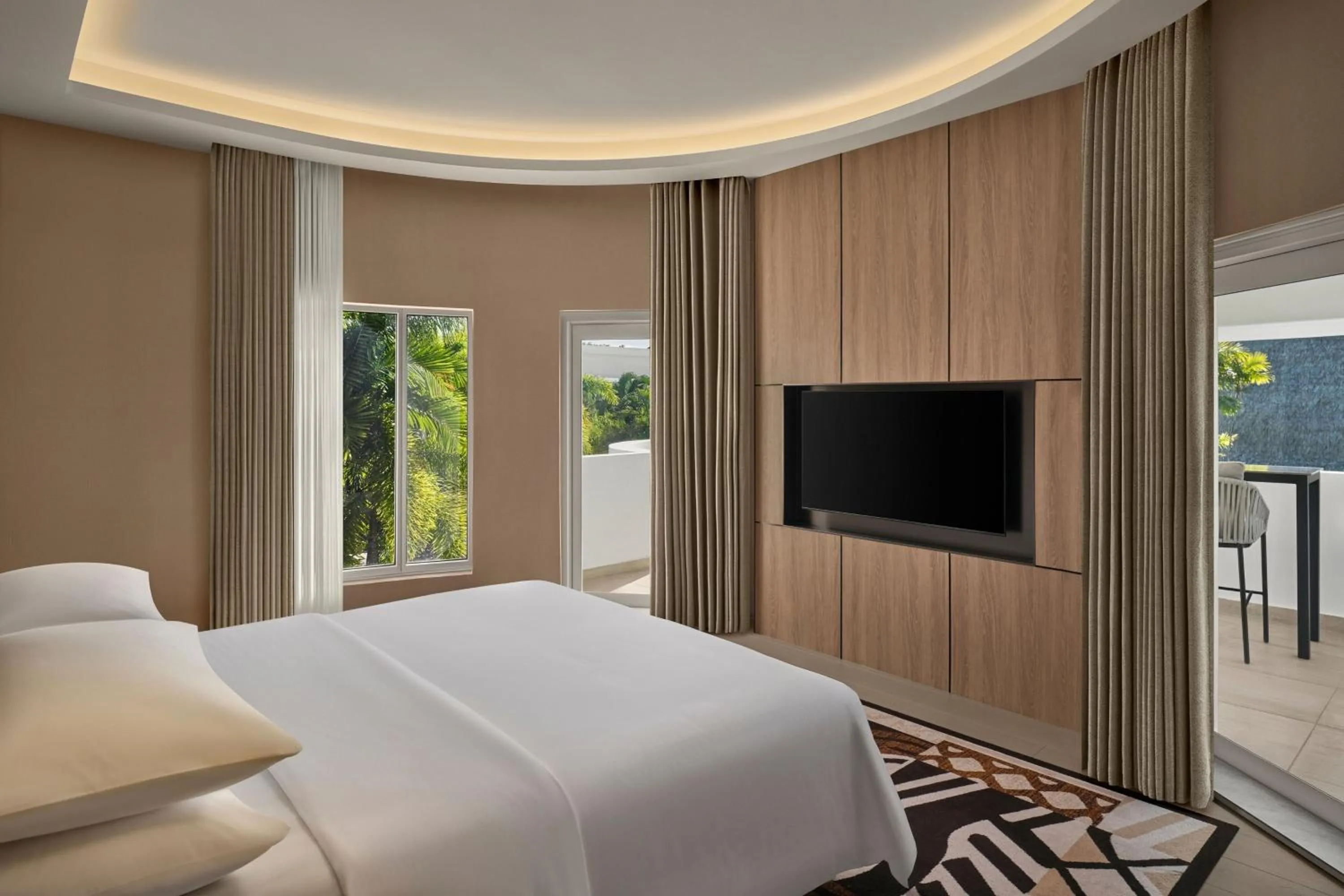 Swimming pool, Bed in Sheraton Samoa Aggie Grey's Hotel & Bungalows