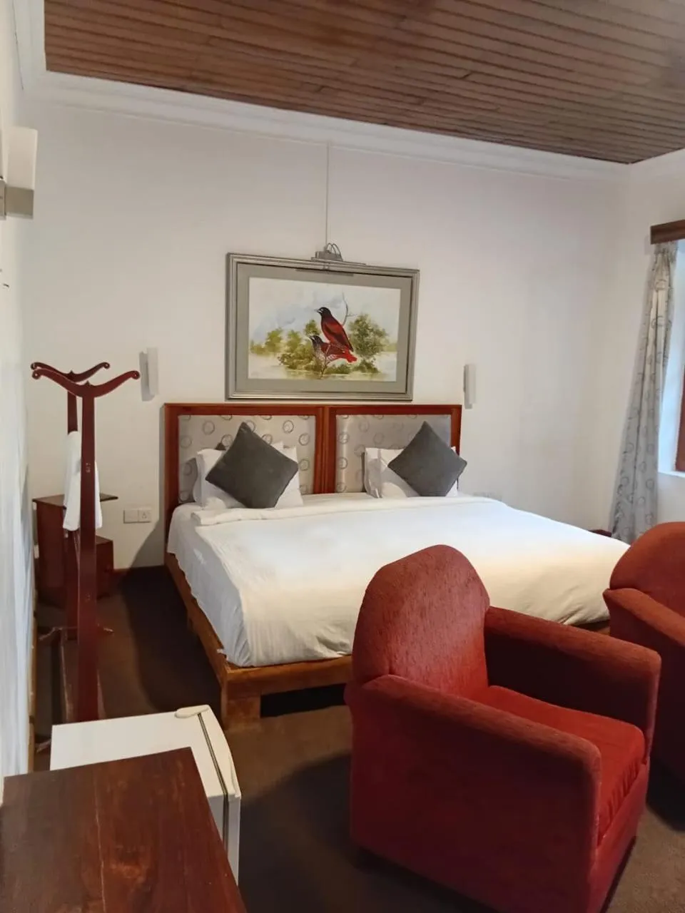 Super Deluxe Triple Room in Tea Bush Hotel