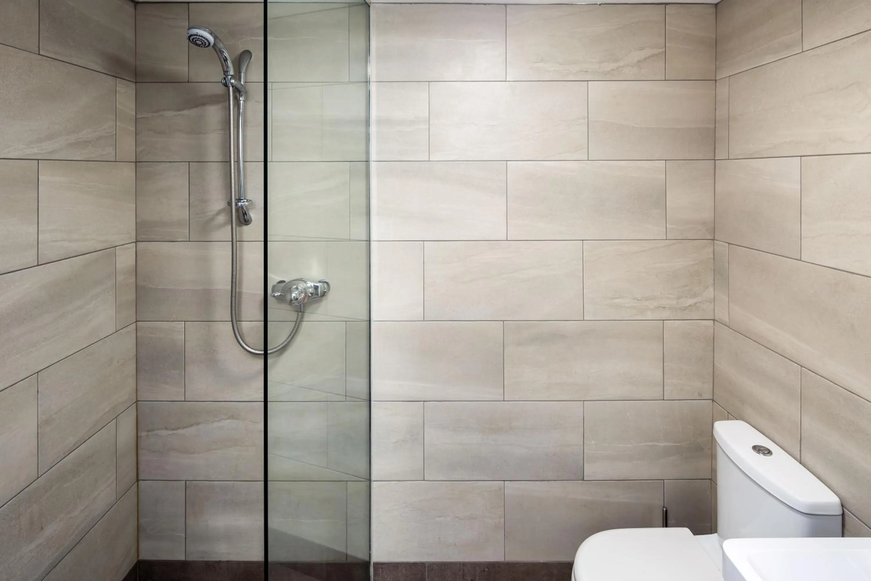 Shower in Astor York Hostel