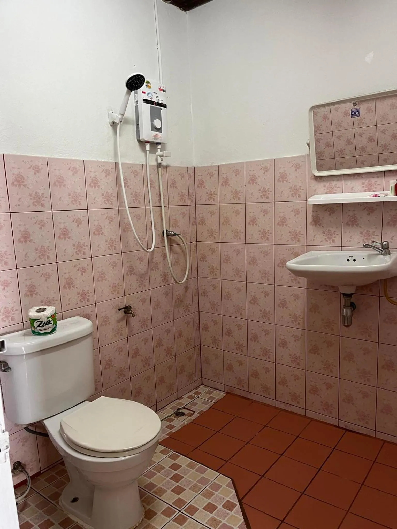 Toilet in AoPong Resort