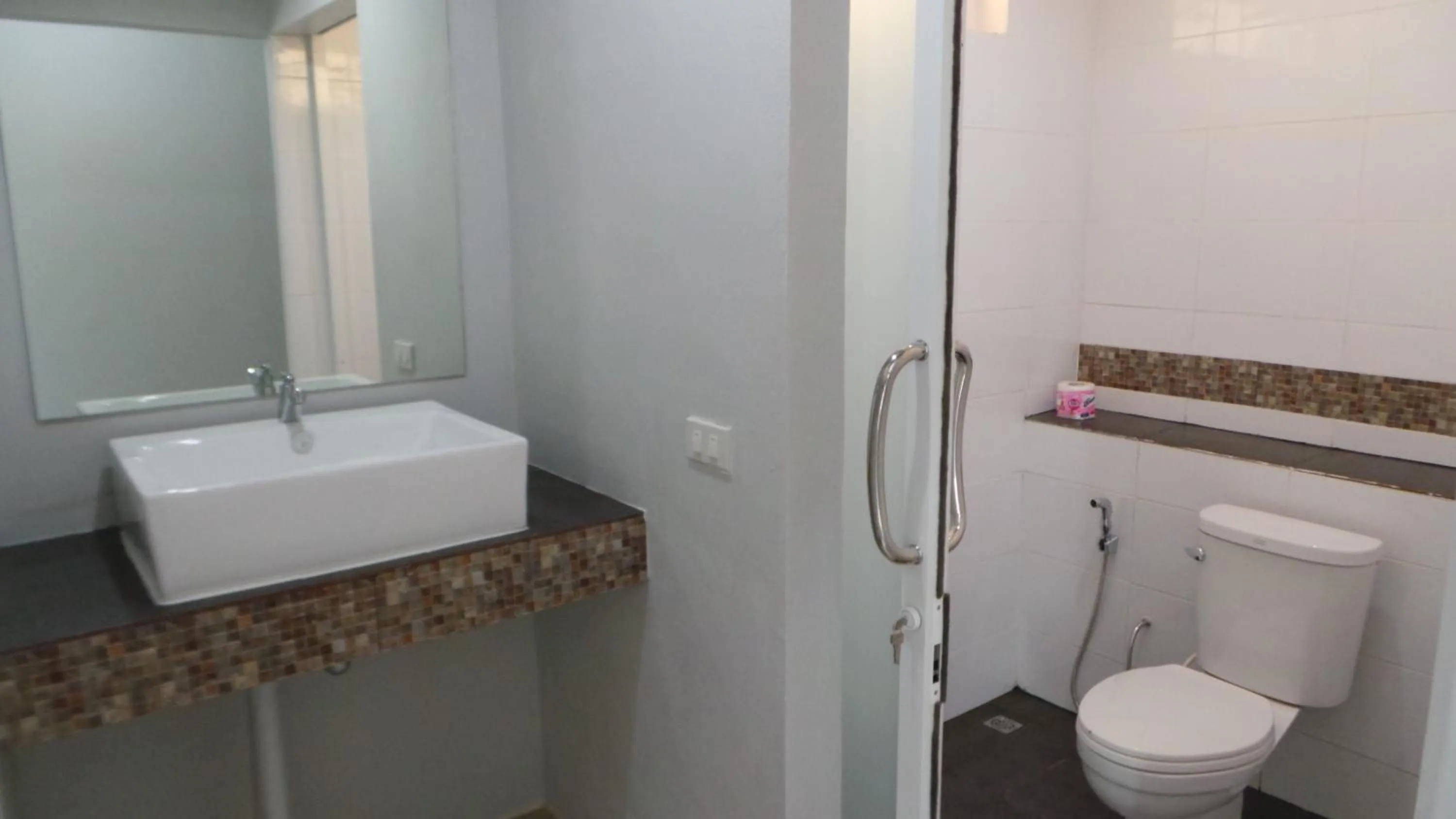 Toilet in AoPong Resort