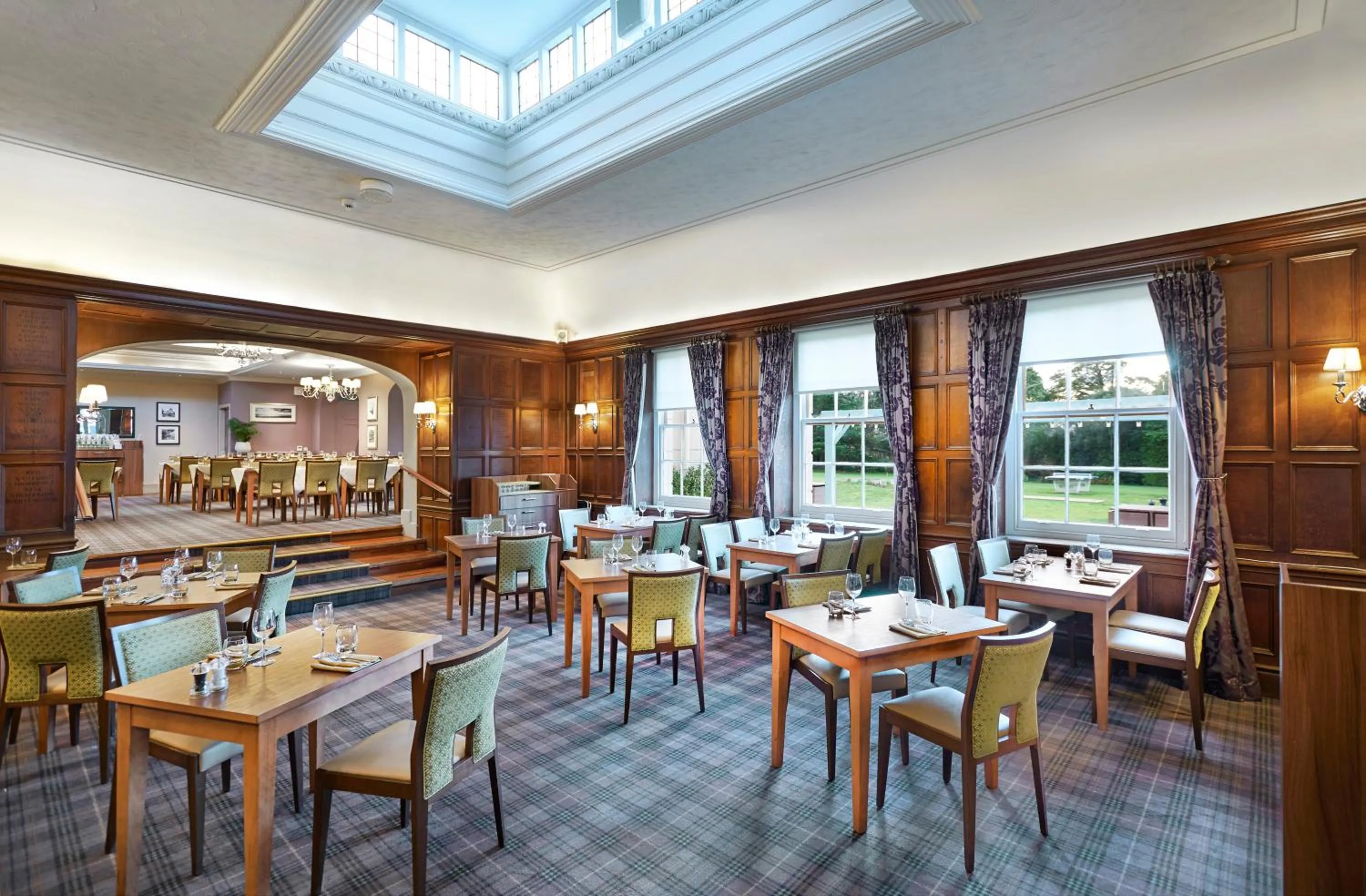 Restaurant/places to eat in Avisford Park Hotel