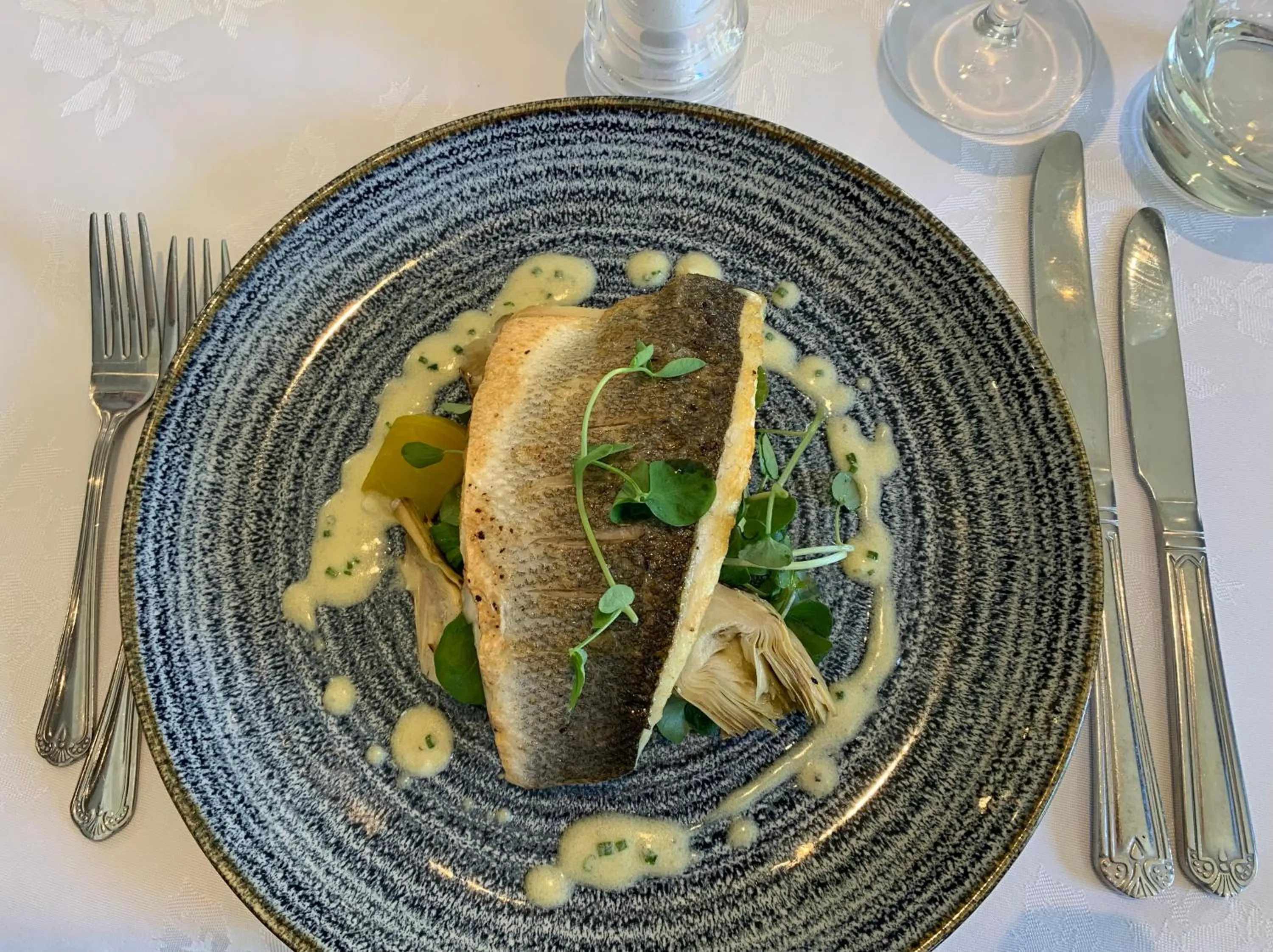 Restaurant/places to eat in Avisford Park Hotel