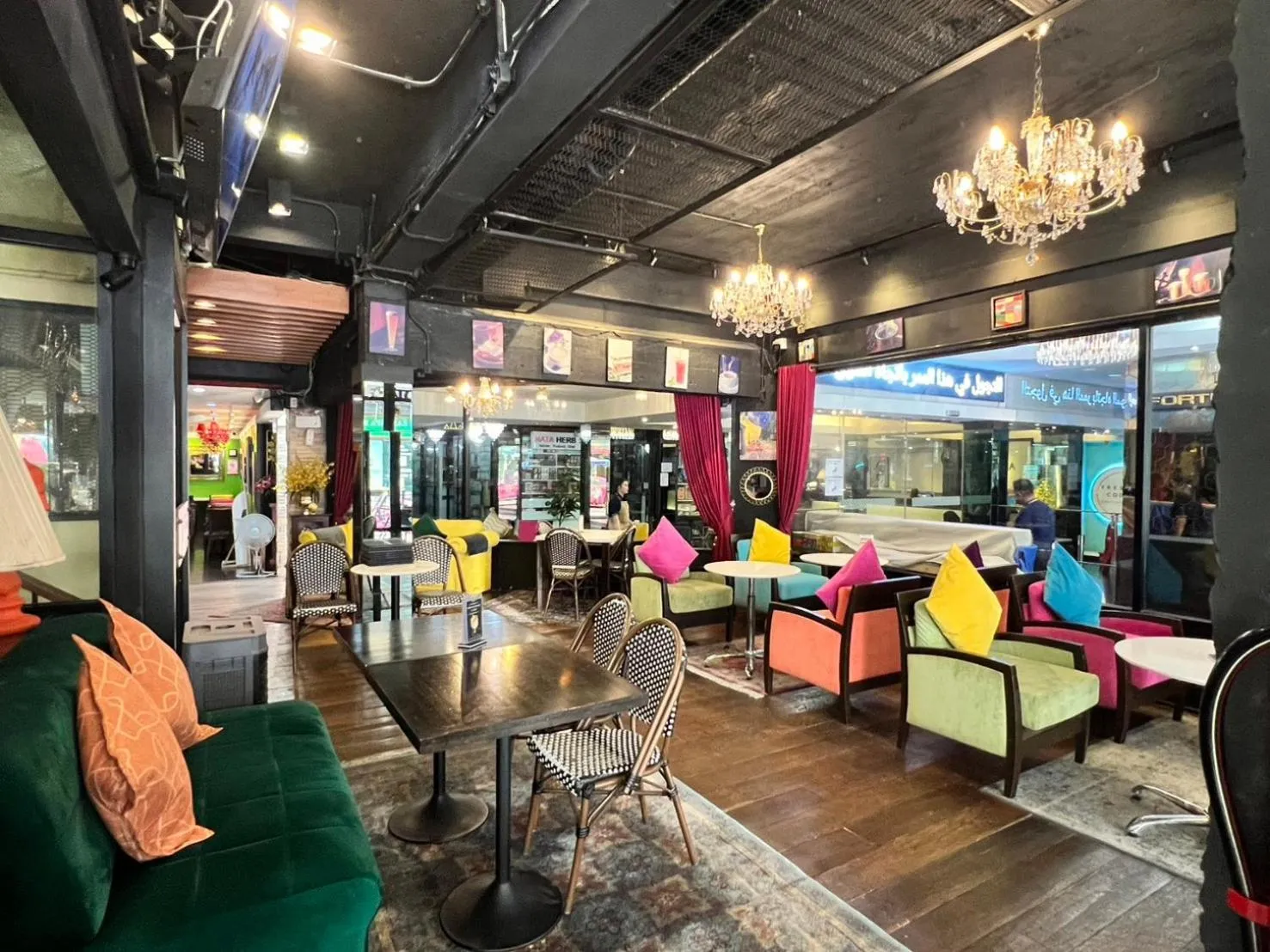 Restaurant/places to eat in Fortuna Hotel