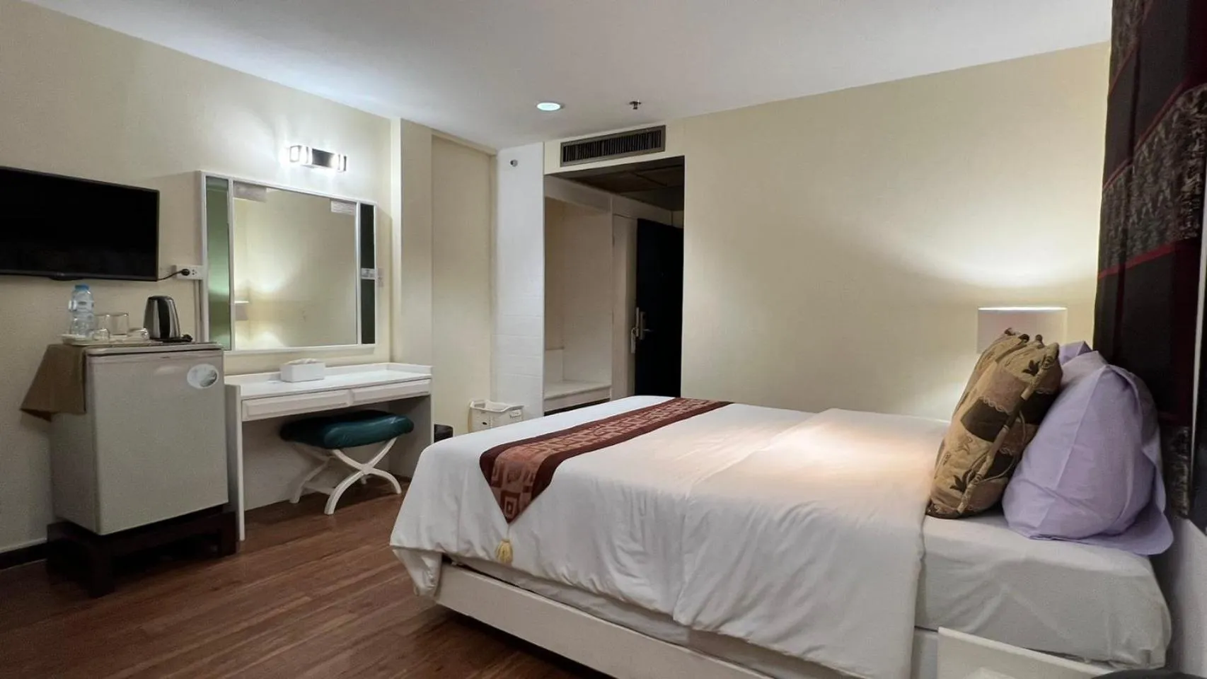 Photo of the whole room, Bed in Fortuna Hotel