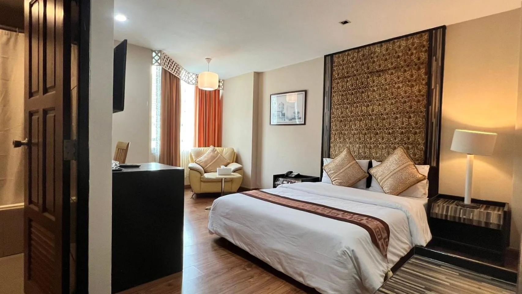 Photo of the whole room, Bed in Fortuna Hotel