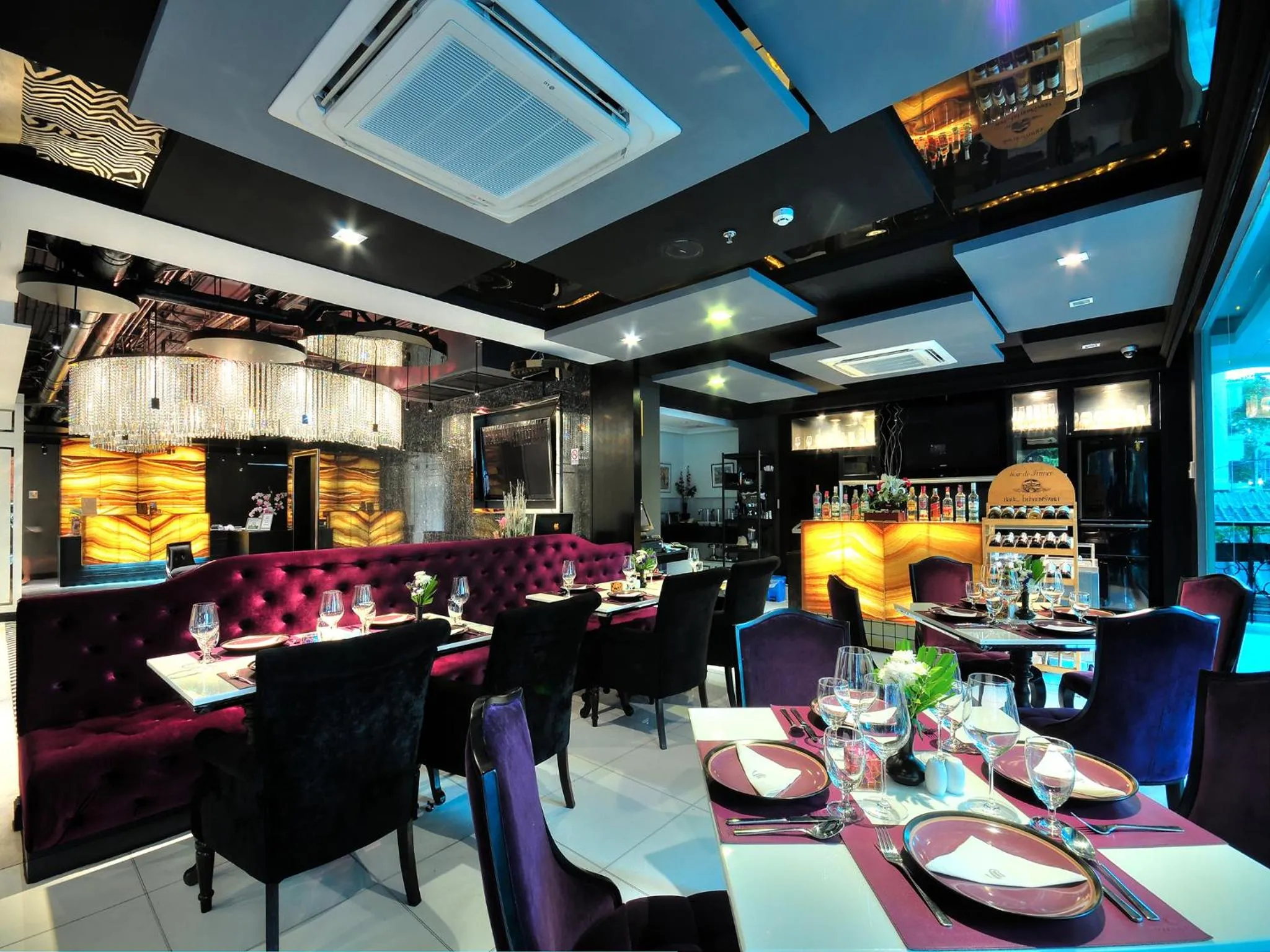 Restaurant/places to eat in Aspira Skyy Sukhumvit 1