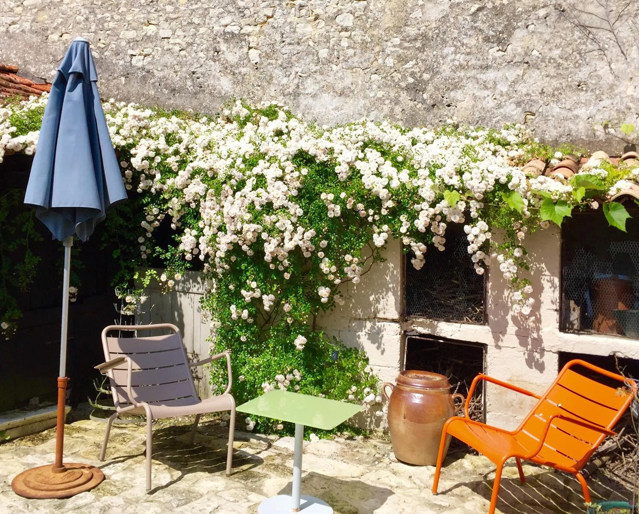Balcony/Terrace in Chambres d'hôtes La Borderie du Gô près de La Rochelle - Nieul