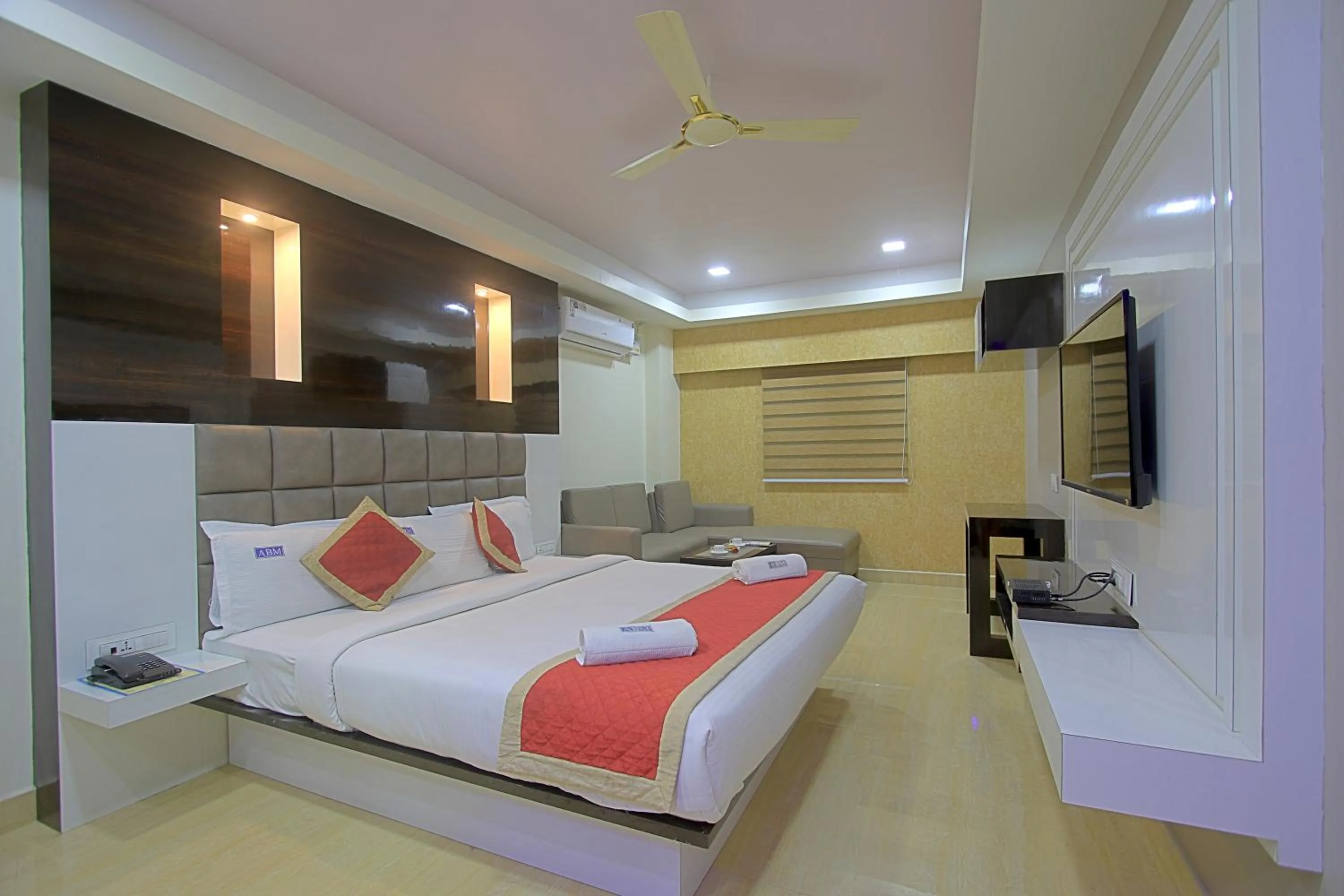 Bed in ABM Express Inn