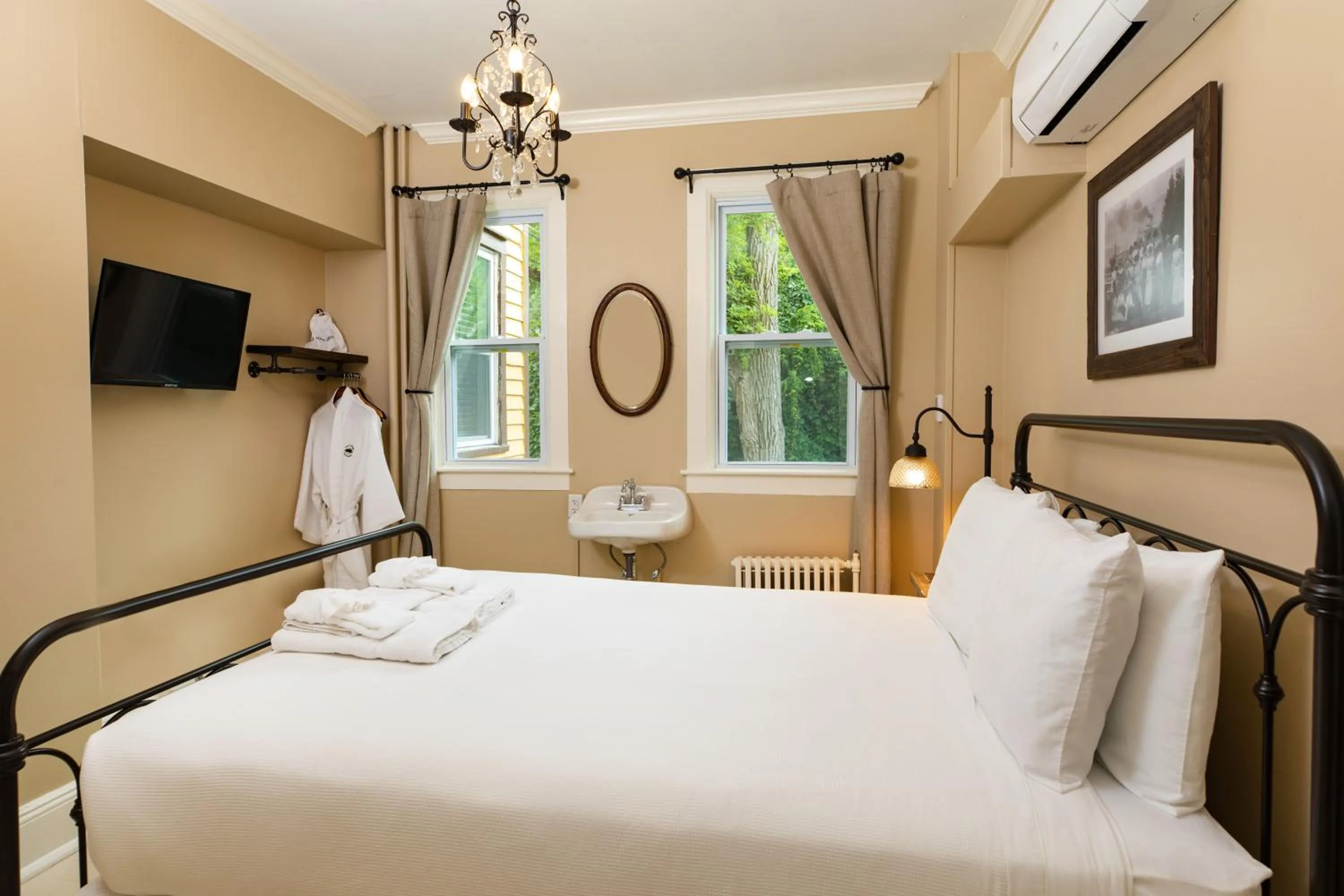 Pine Cottage Bed & Breakfast