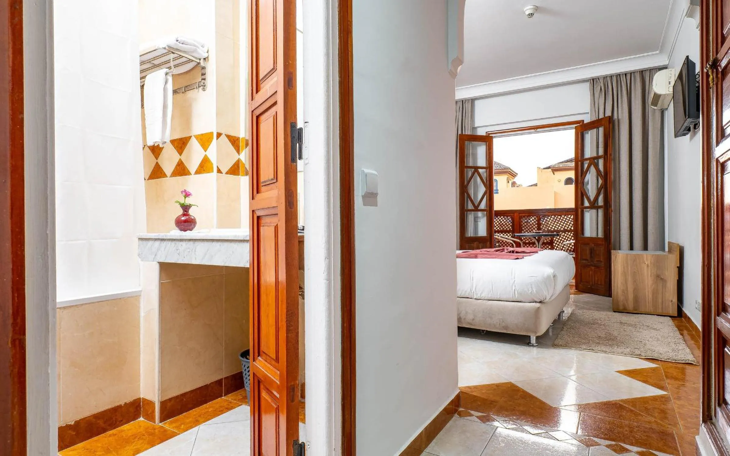 Bed in Hotel Oudaya & Spa