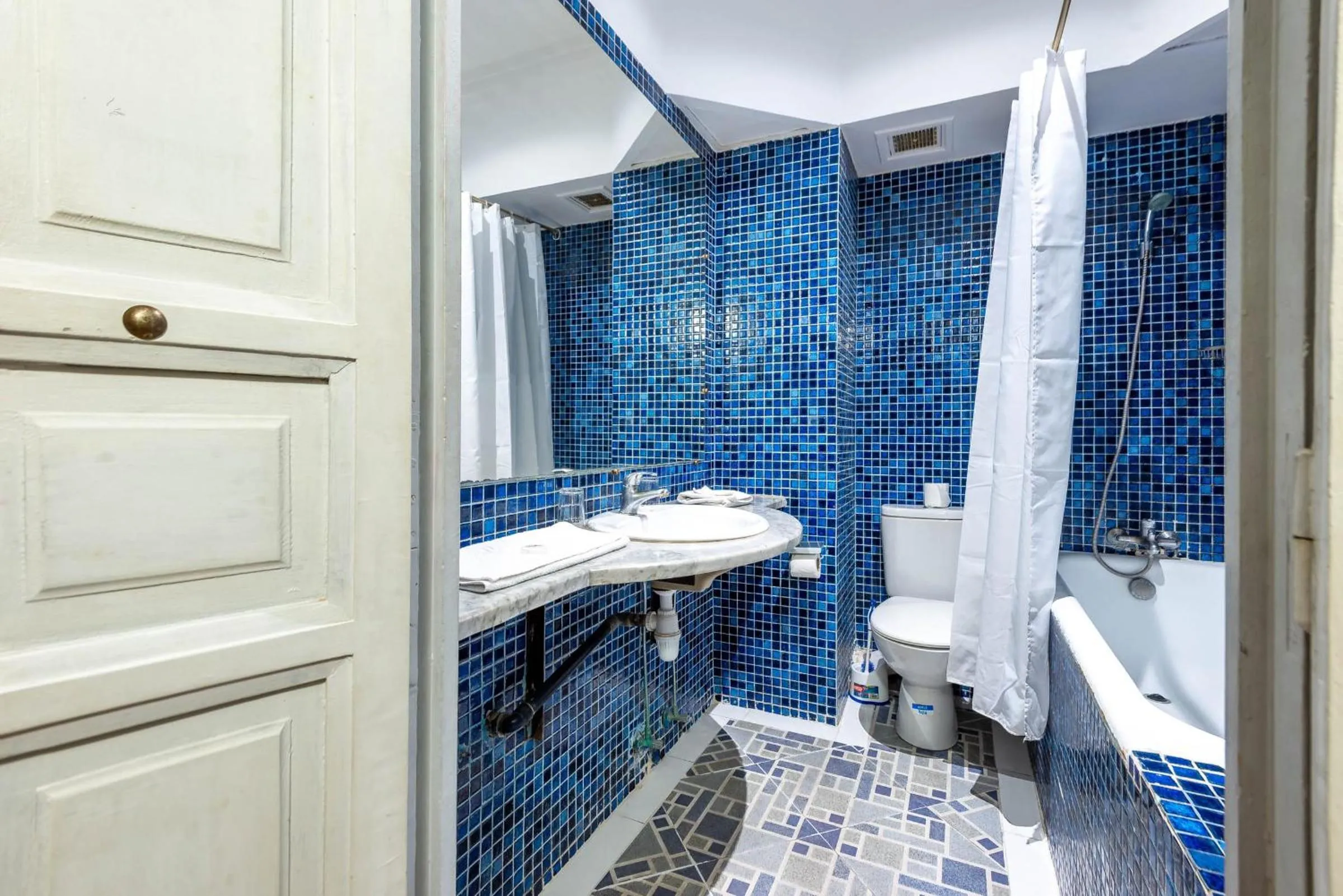 Shower in Hotel Oudaya & Spa