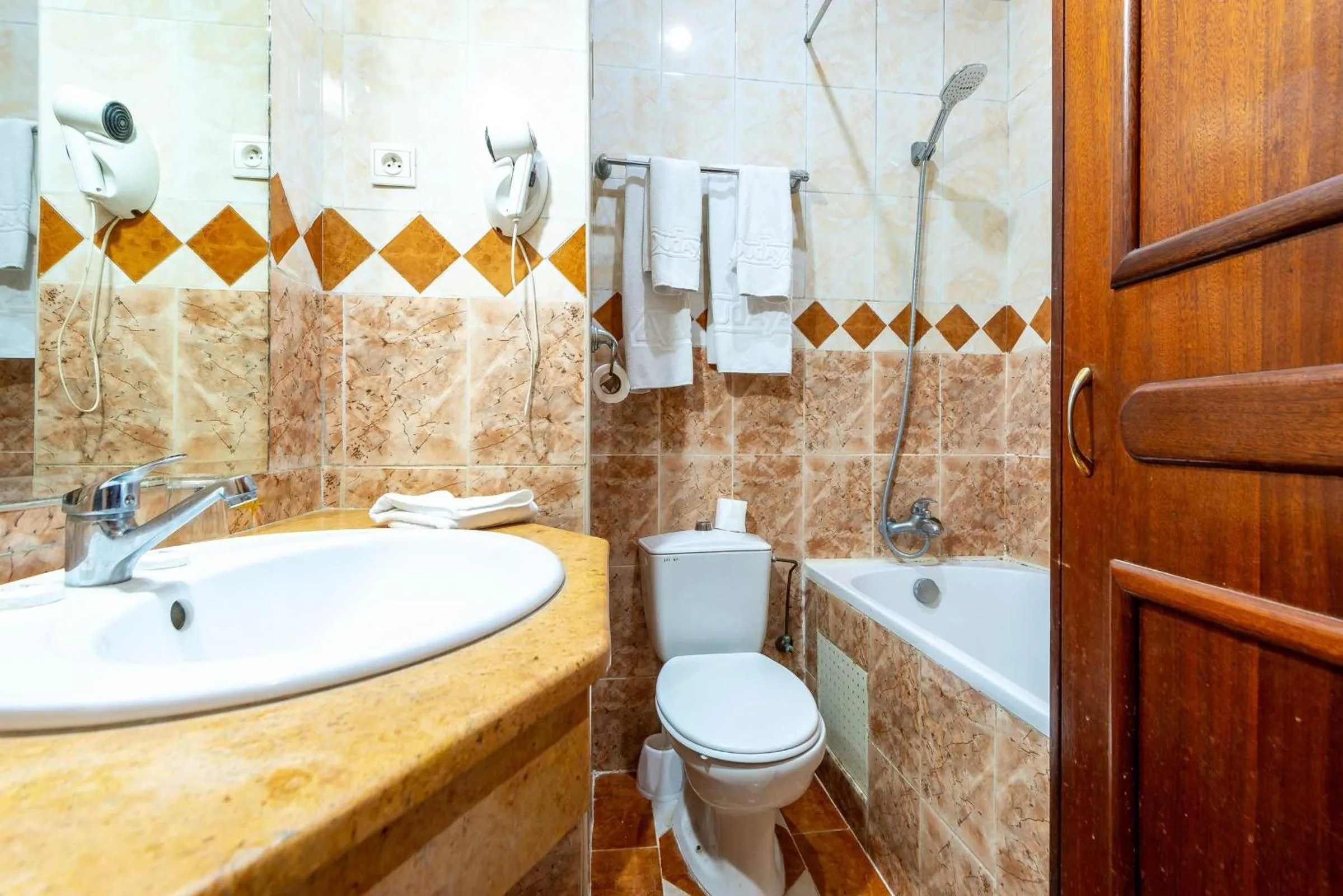 Shower in Hotel Oudaya & Spa