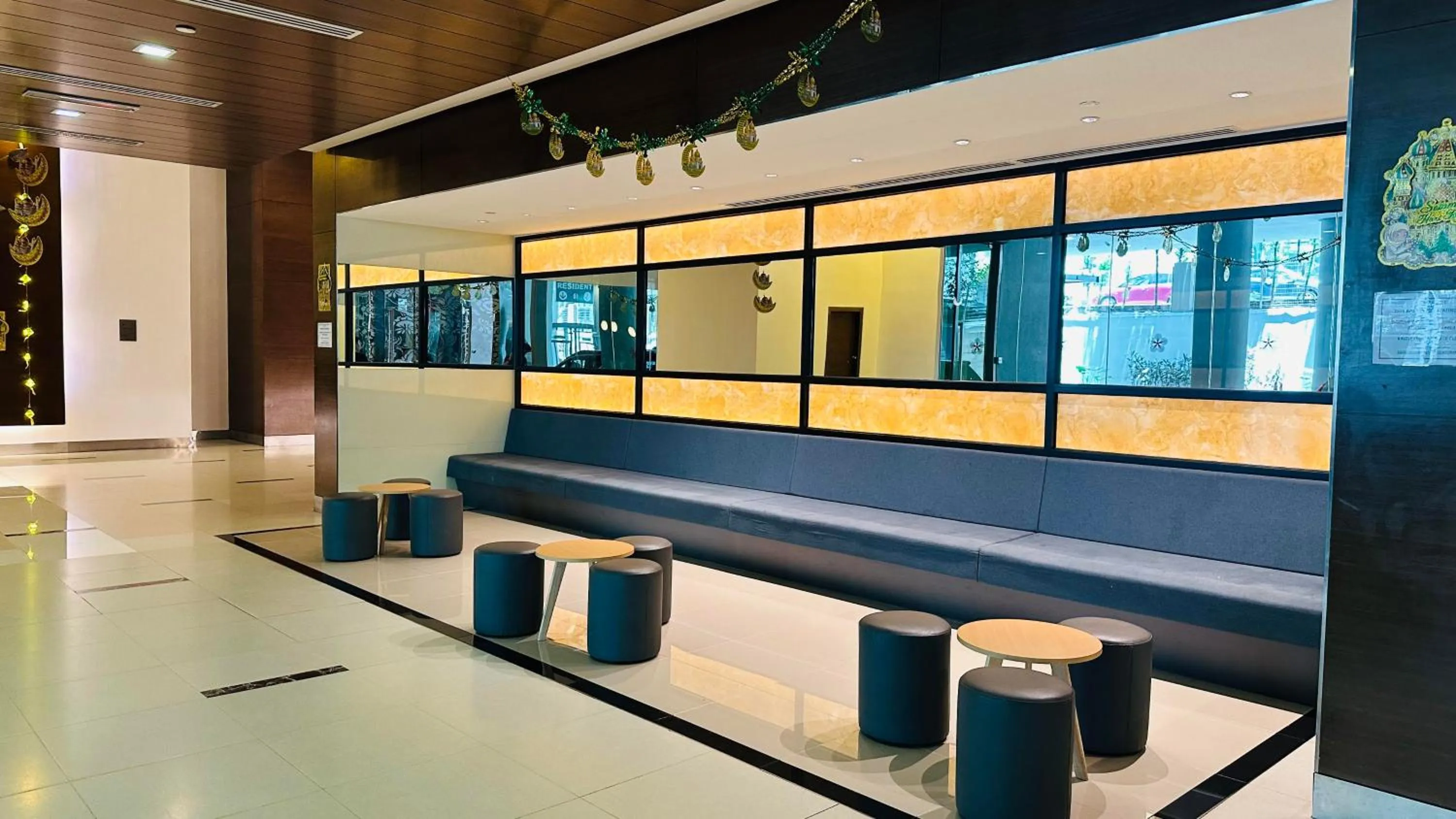 Lobby or reception in Urban Suites @ Swiss Garden Residence