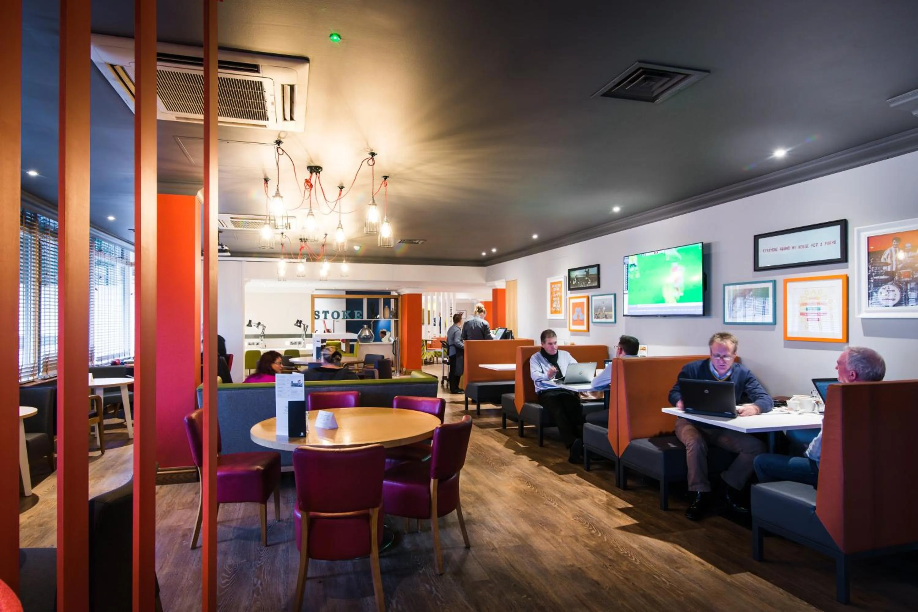 Restaurant/places to eat in Holiday Inn Stoke on Trent M6 Jct15 by IHG