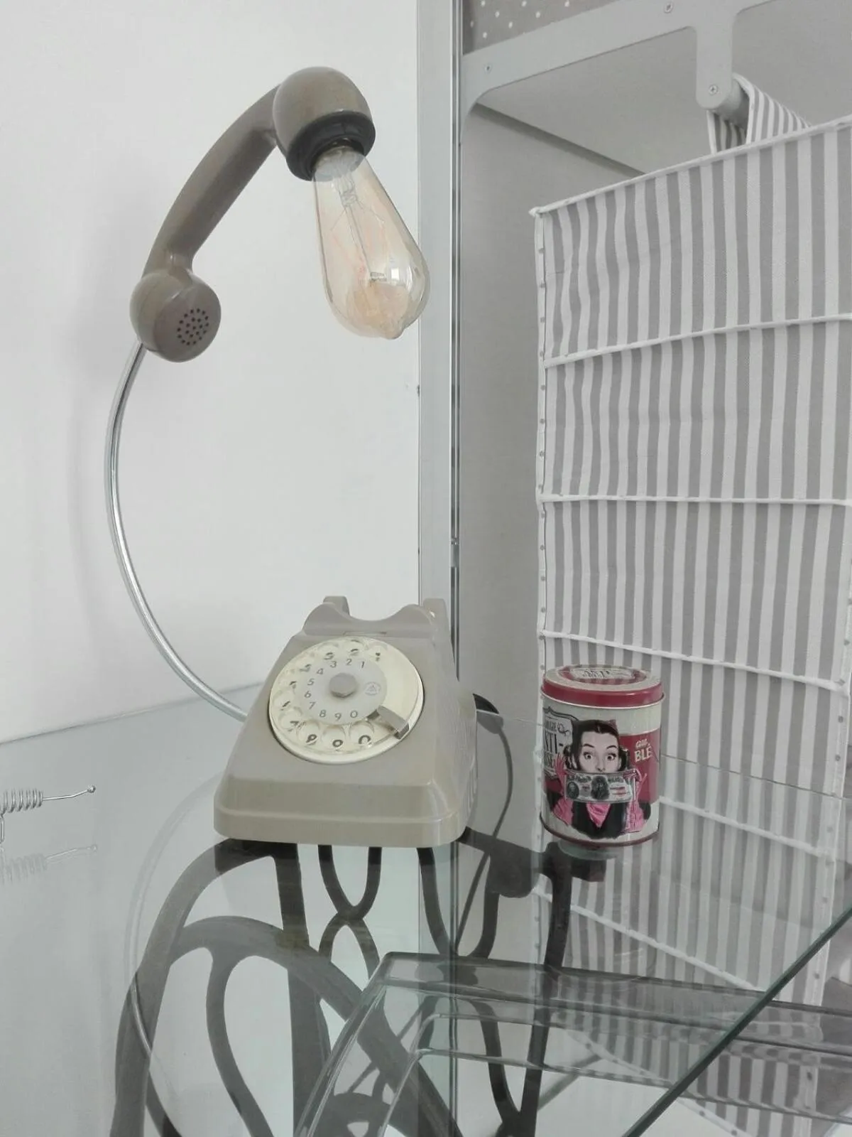 Bedroom in Déjà Vu