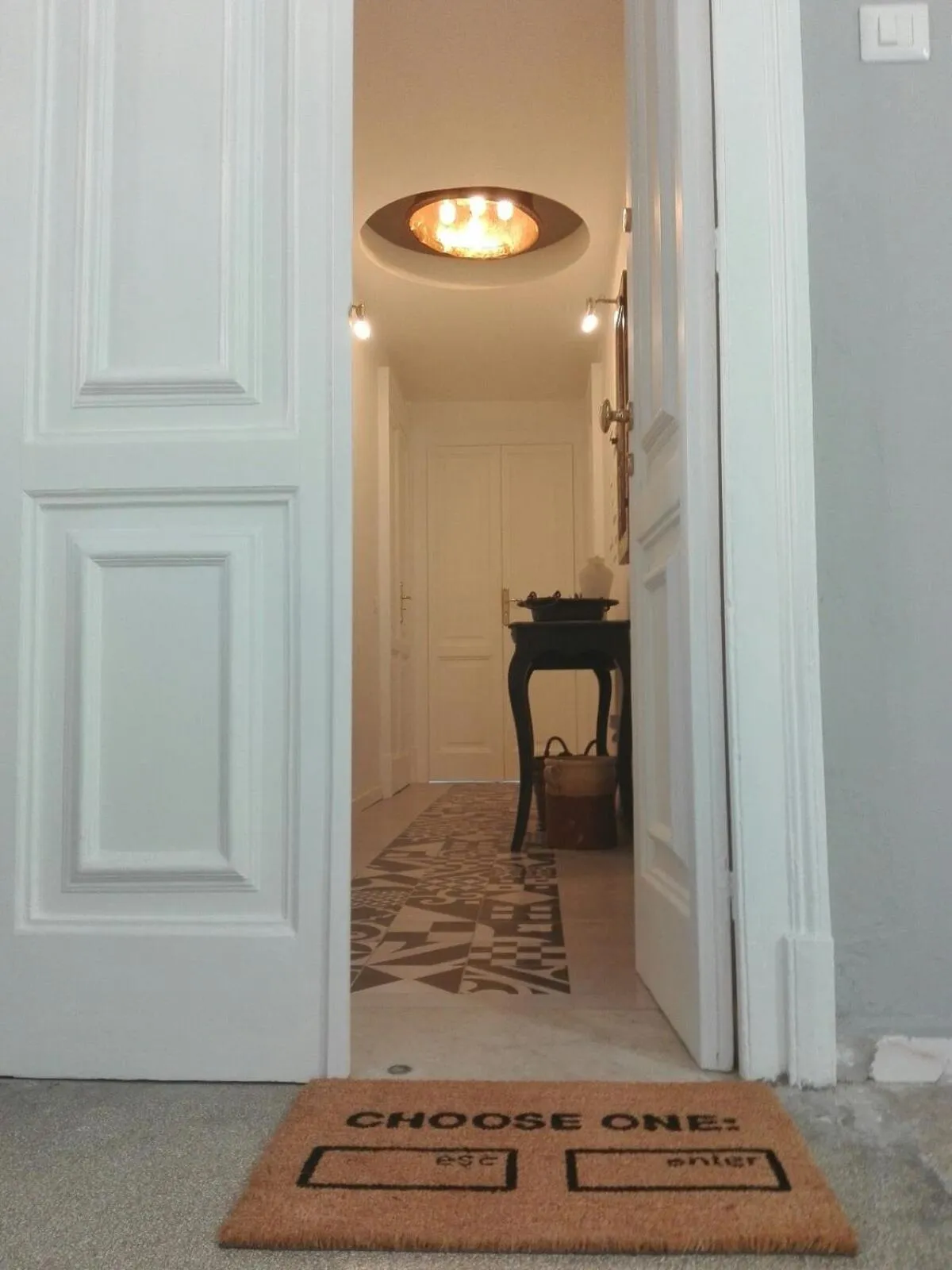 Internal: Not applicable to any particular room in Déjà Vu