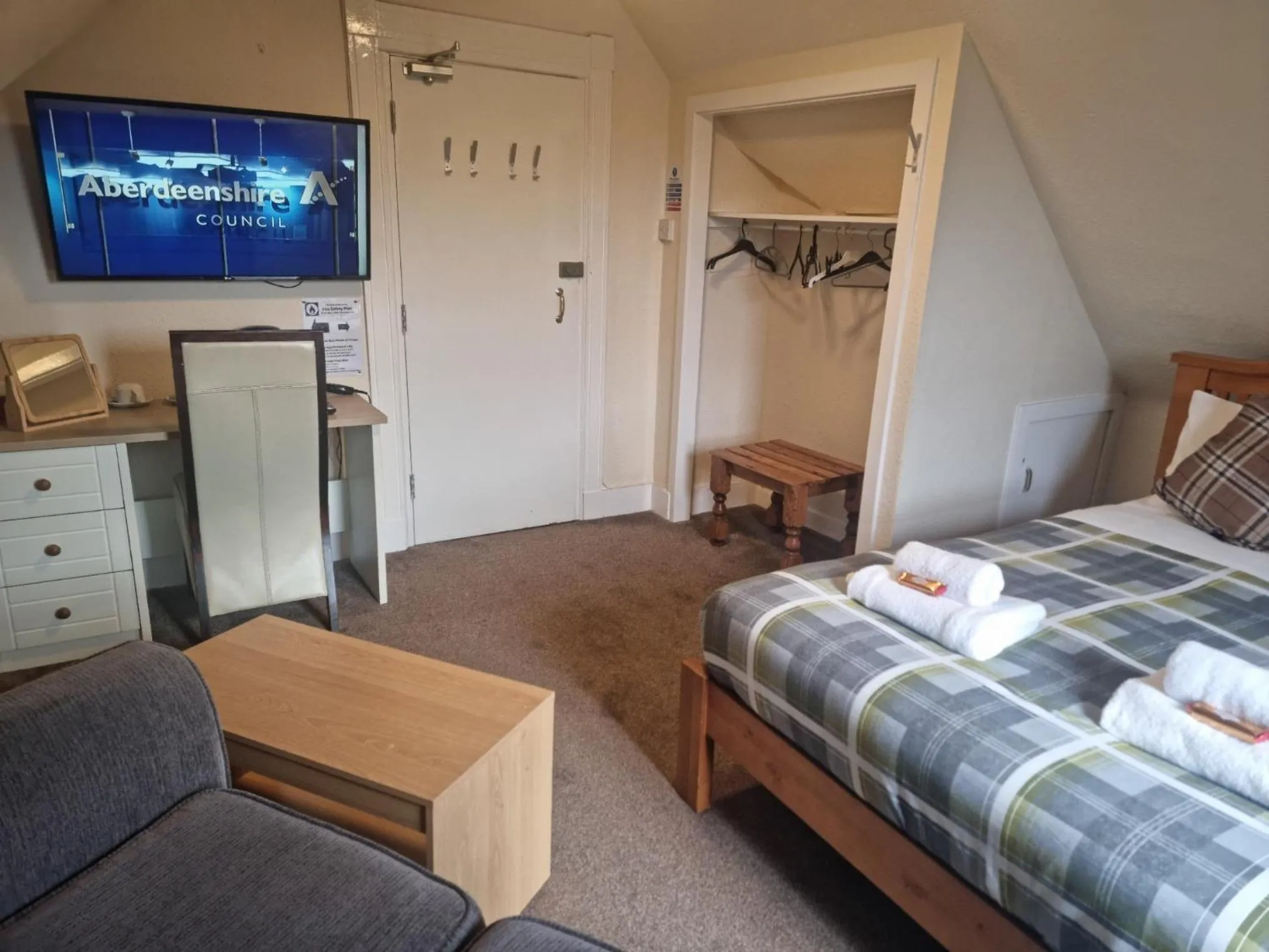 Bathroom in Roy Bridge Hotel