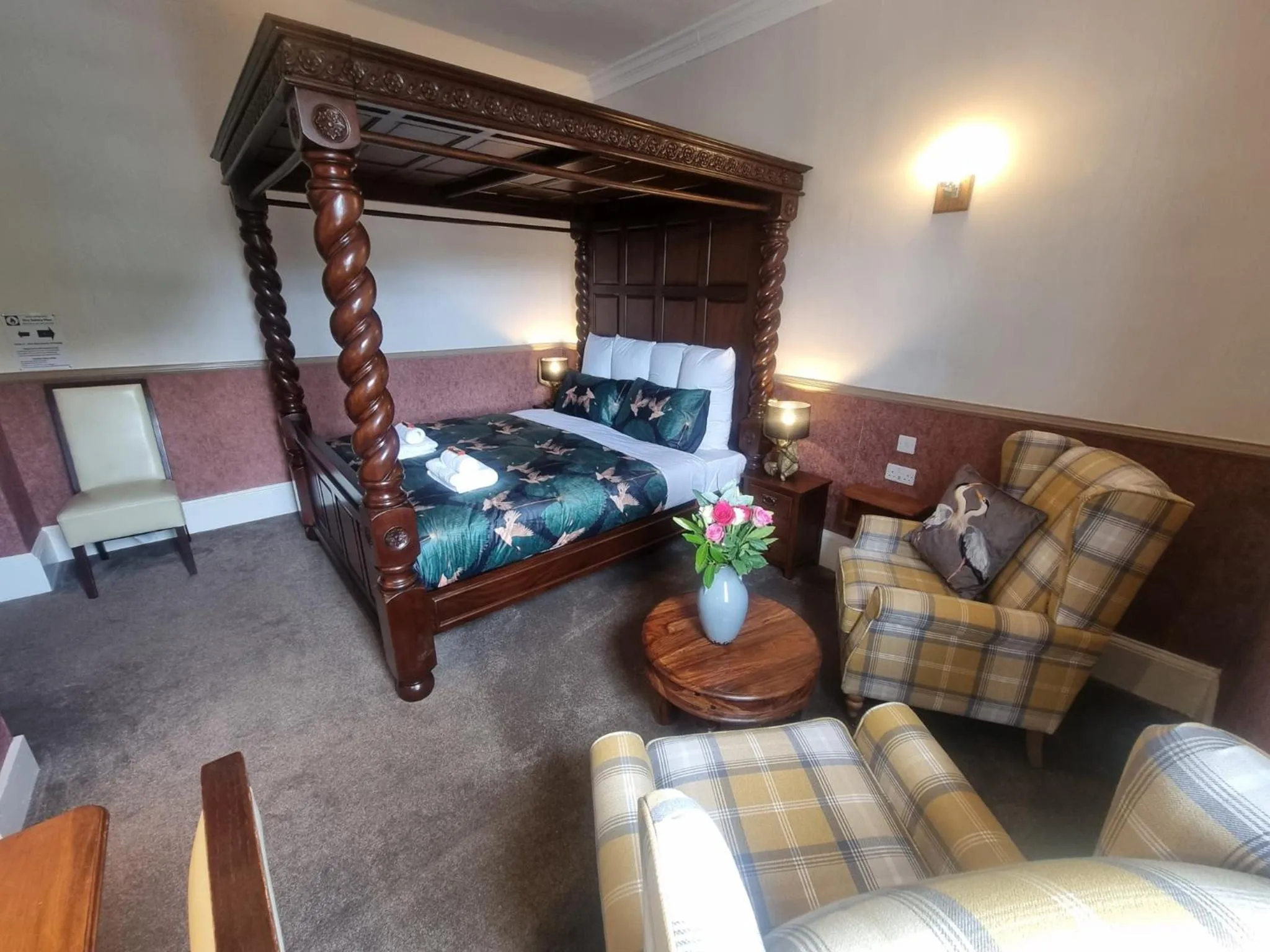 Bedroom in Roy Bridge Hotel