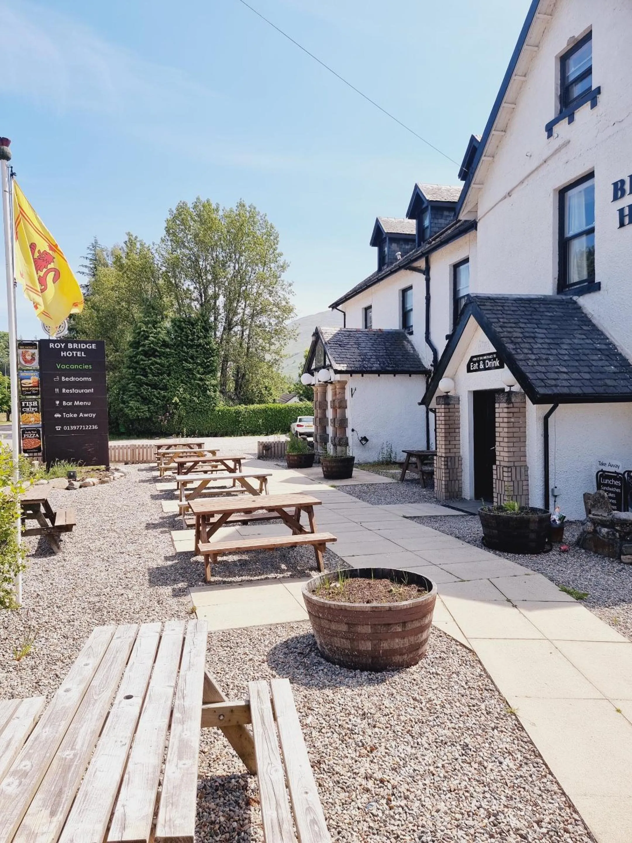 Facade/entrance in Roy Bridge Hotel