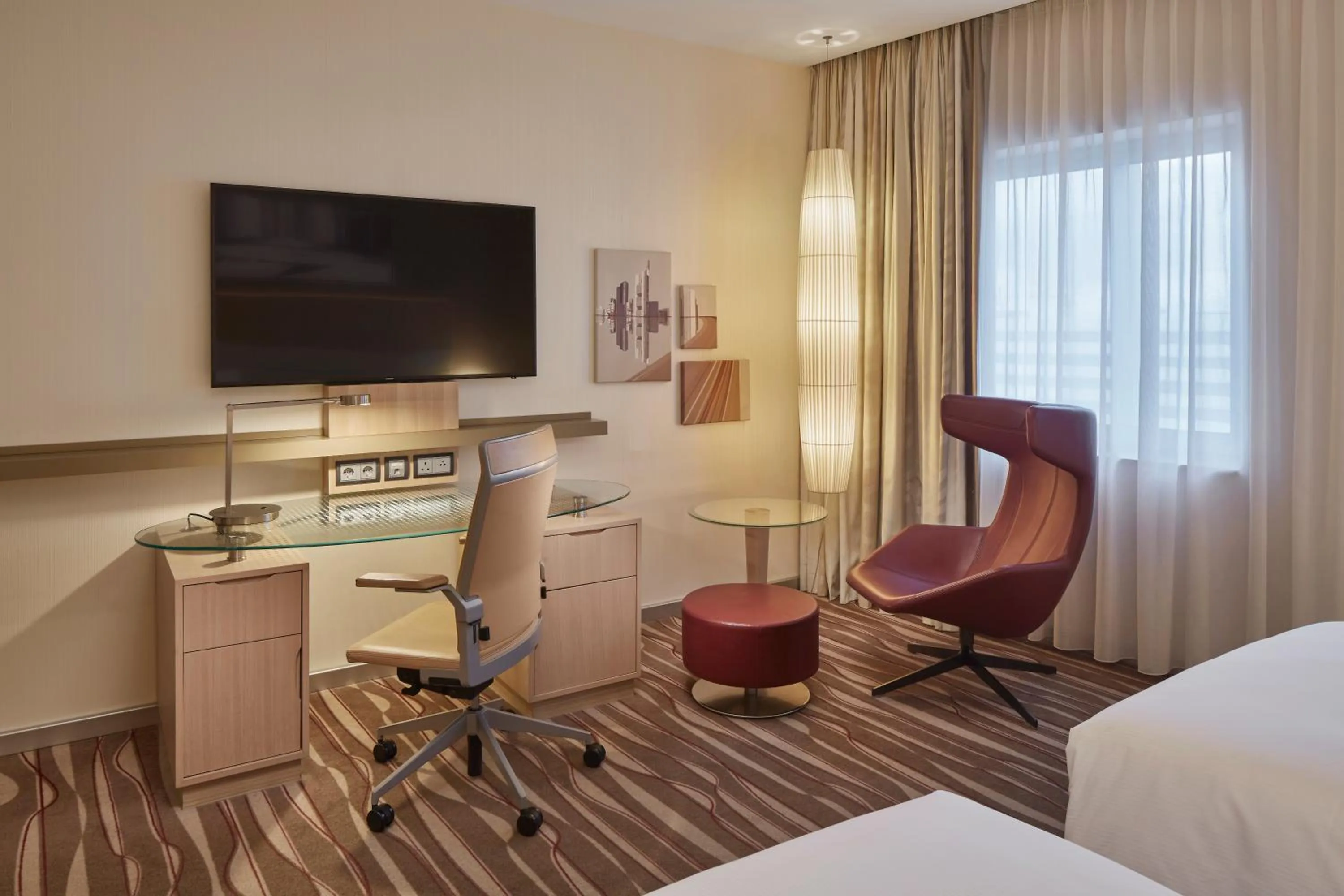 Bedroom, Bed in Hilton Frankfurt Airport