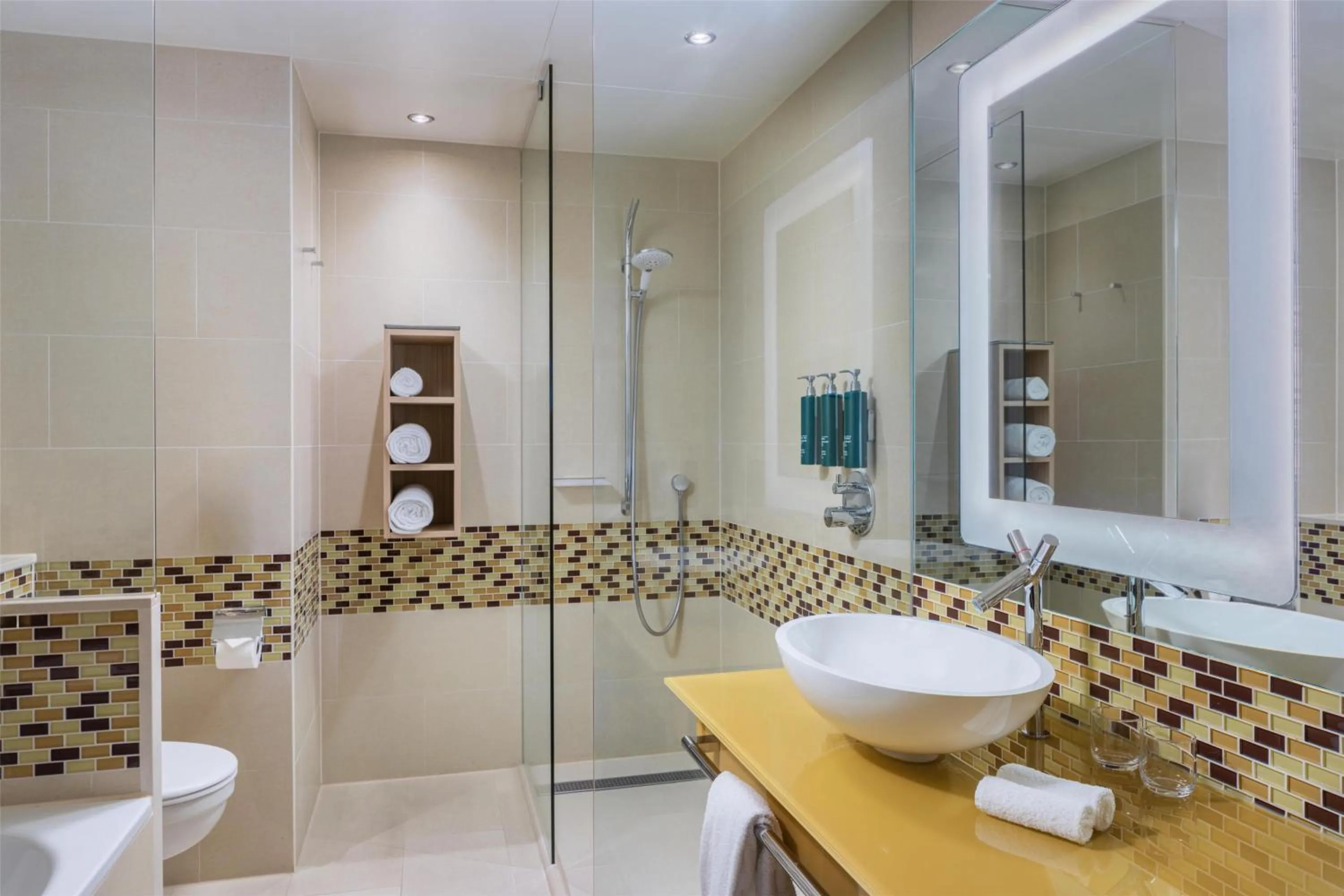 Bathroom in Hilton Frankfurt Airport