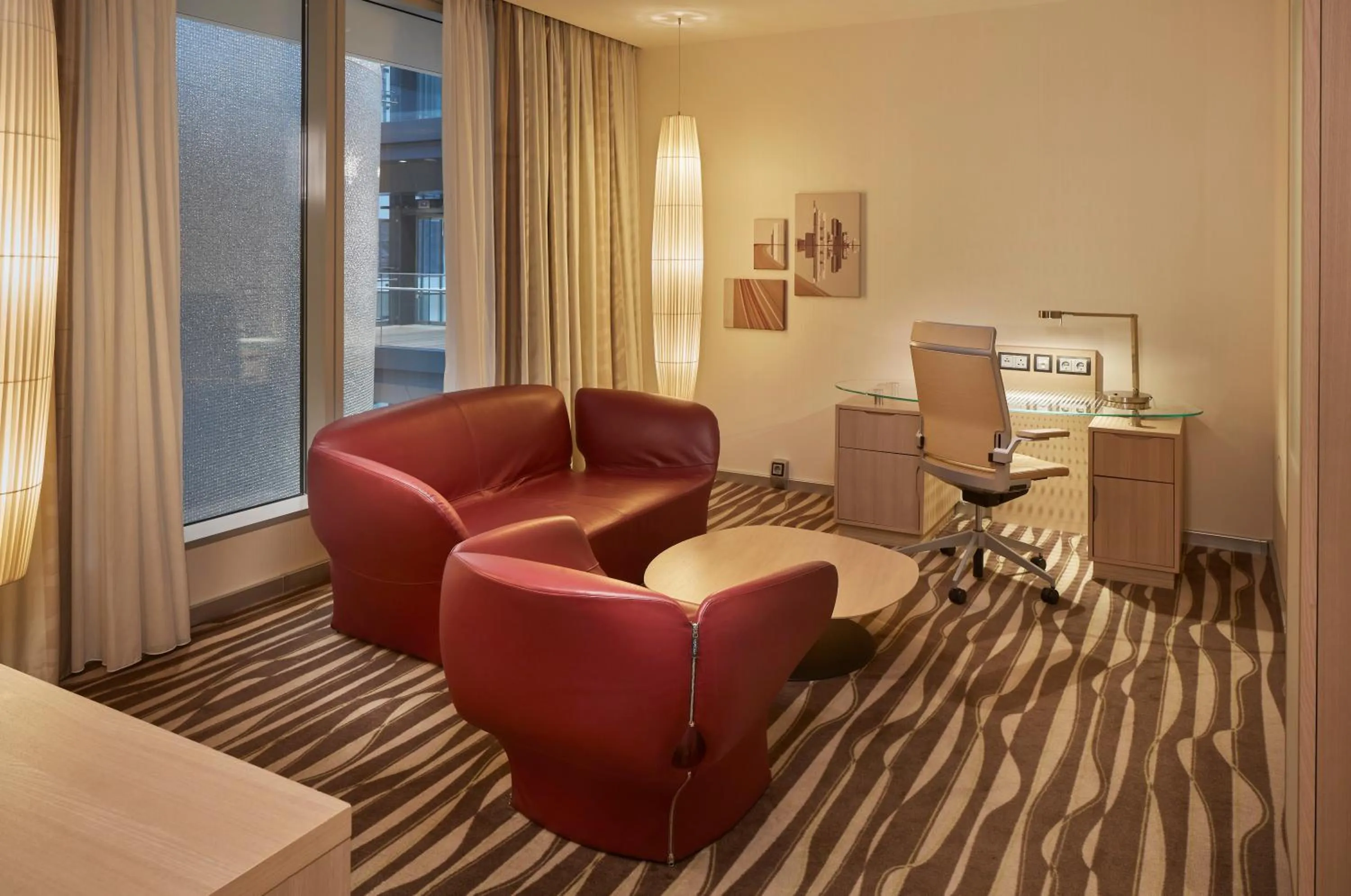 Living room in Hilton Frankfurt Airport