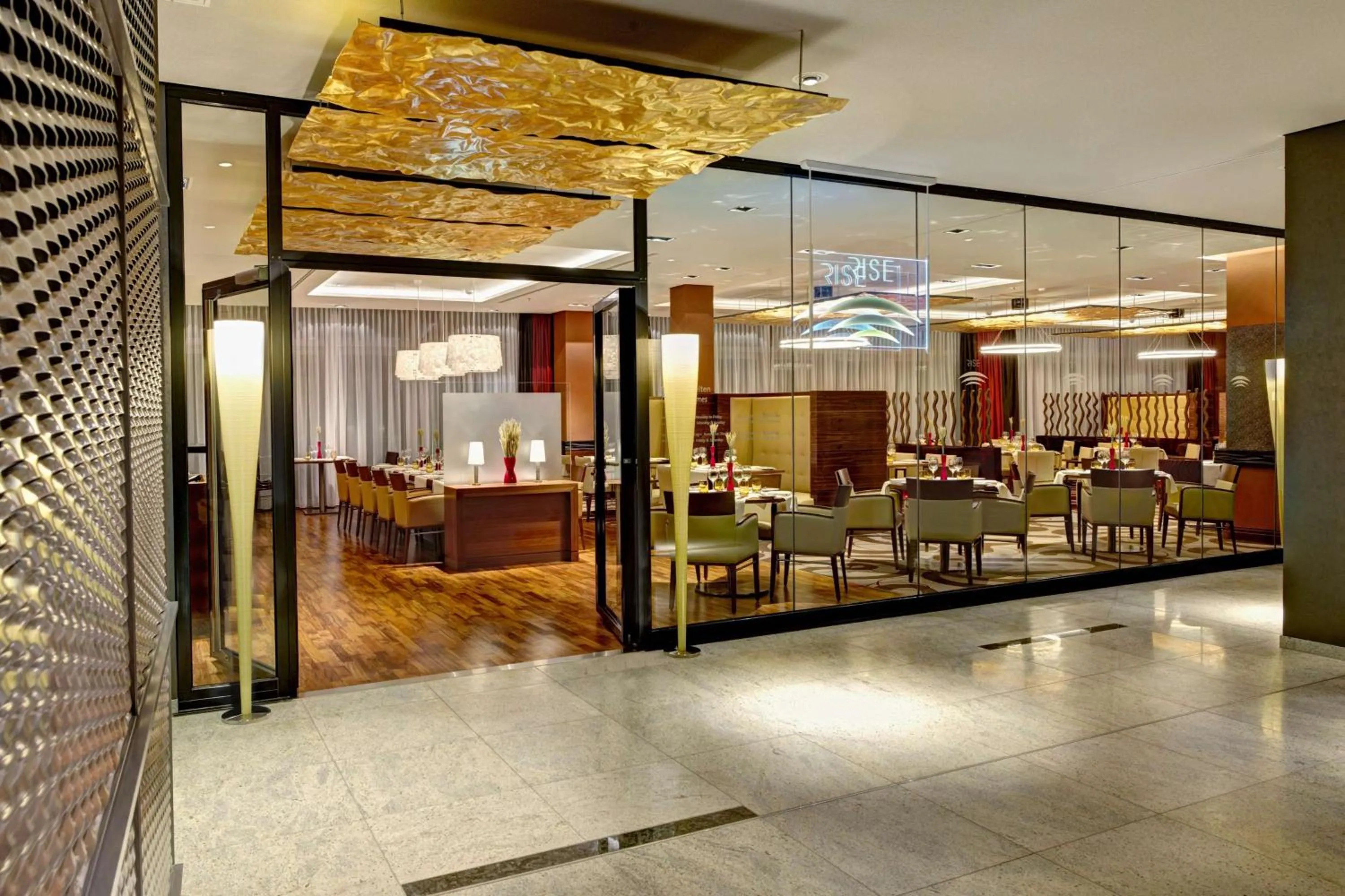 Restaurant/places to eat in Hilton Frankfurt Airport