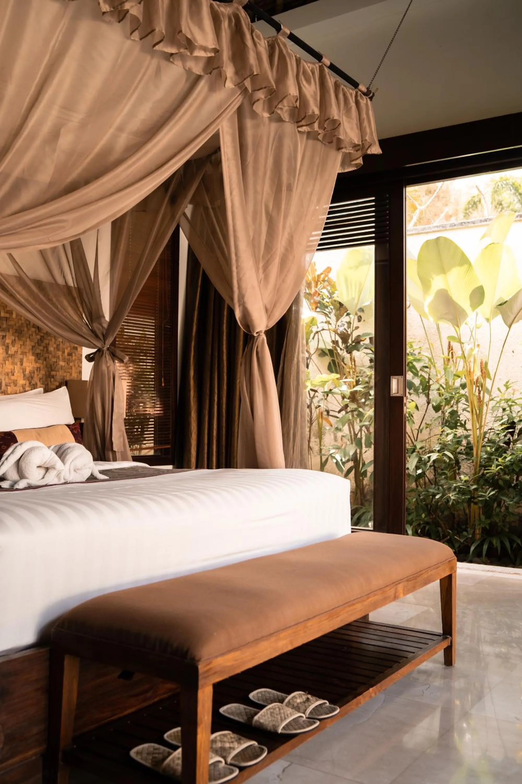 Property building, Bed in Mahagiri Villas & Spa Dreamland