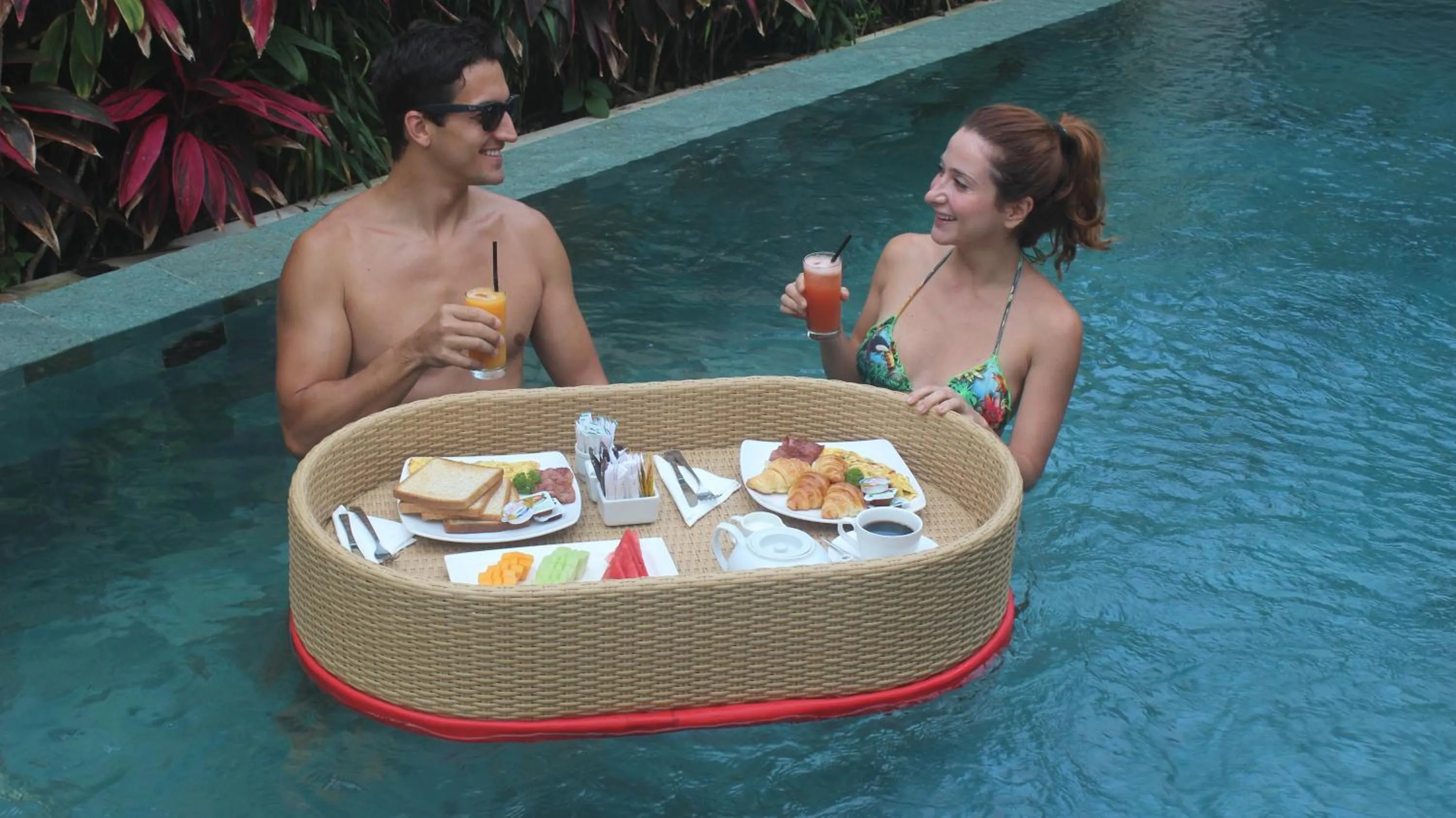 Swimming pool in Mahagiri Villas & Spa Dreamland