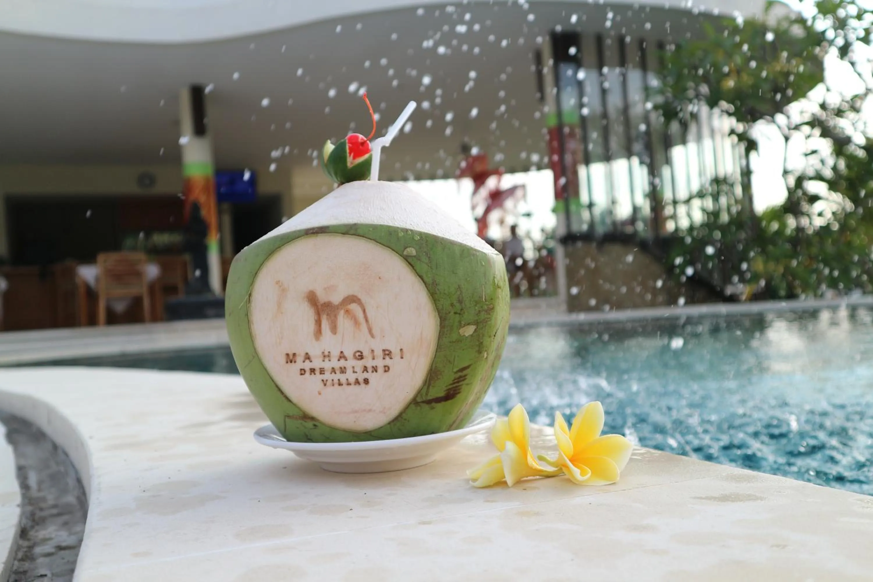 Restaurant/places to eat in Mahagiri Villas & Spa Dreamland