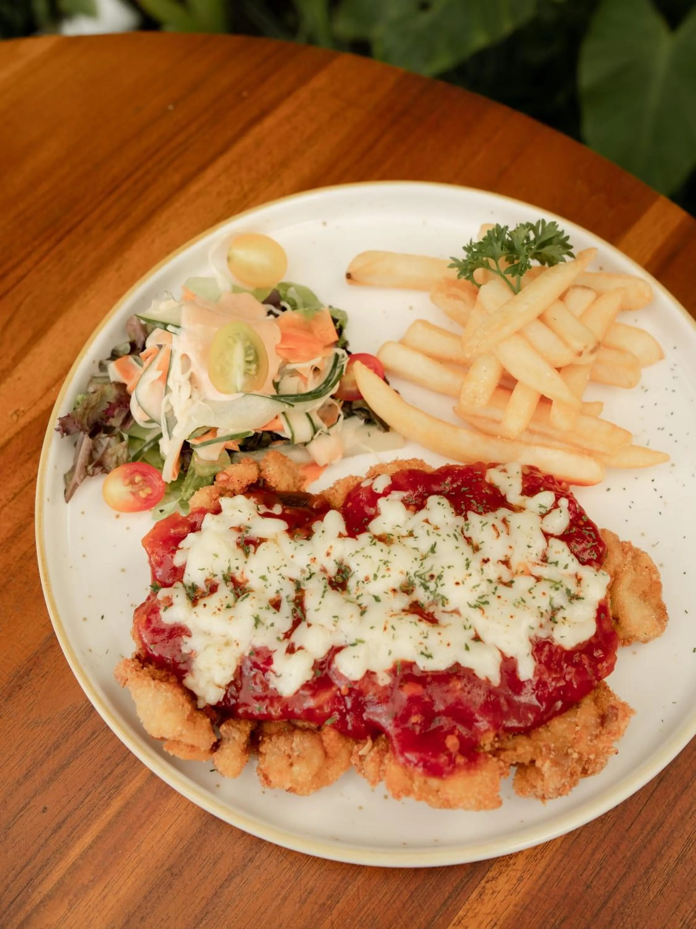 Restaurant/places to eat in Mahagiri Villas & Spa Dreamland