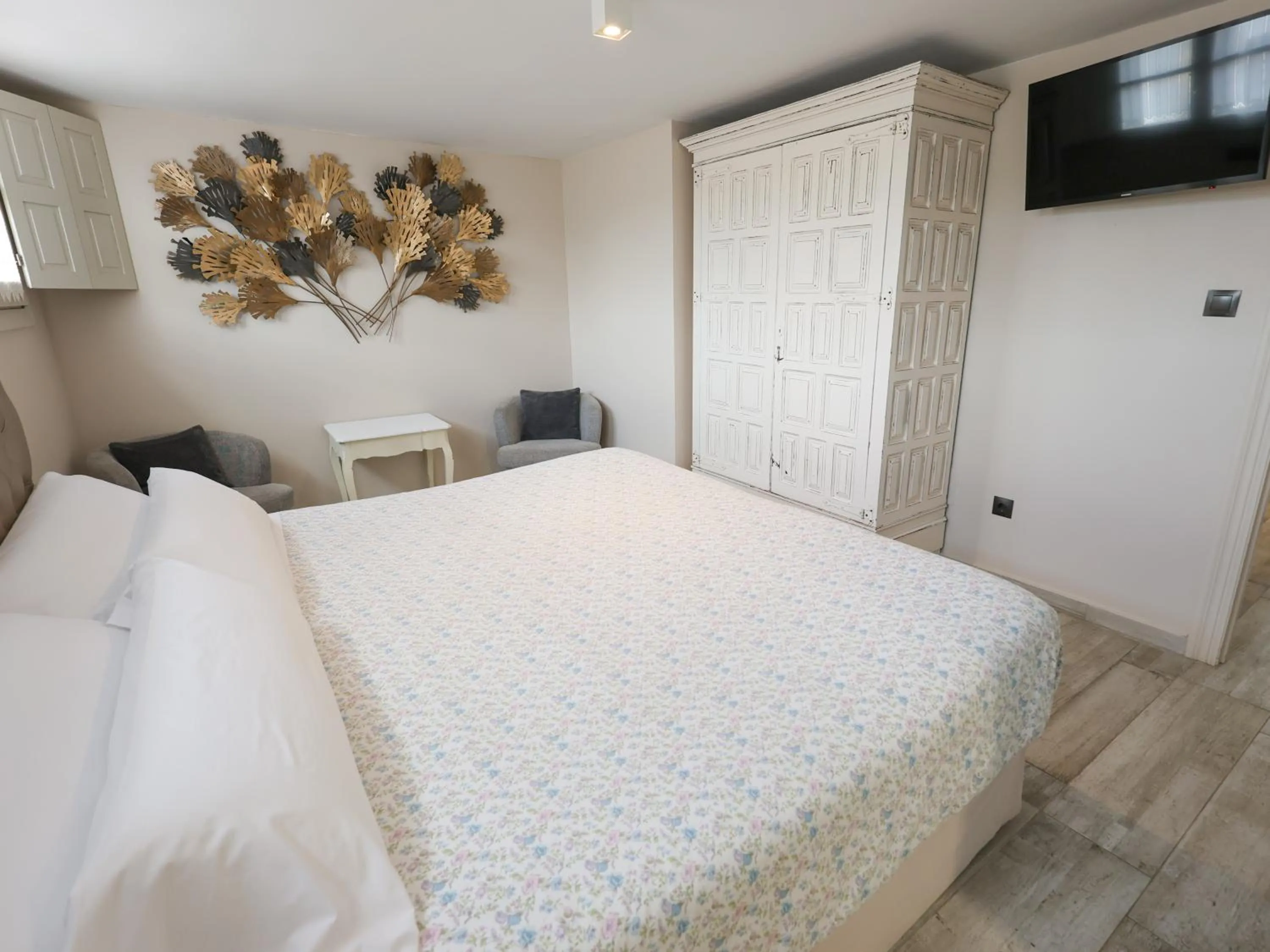 Bedroom, Bed in Akla Suites con Jacuzzi Santillana