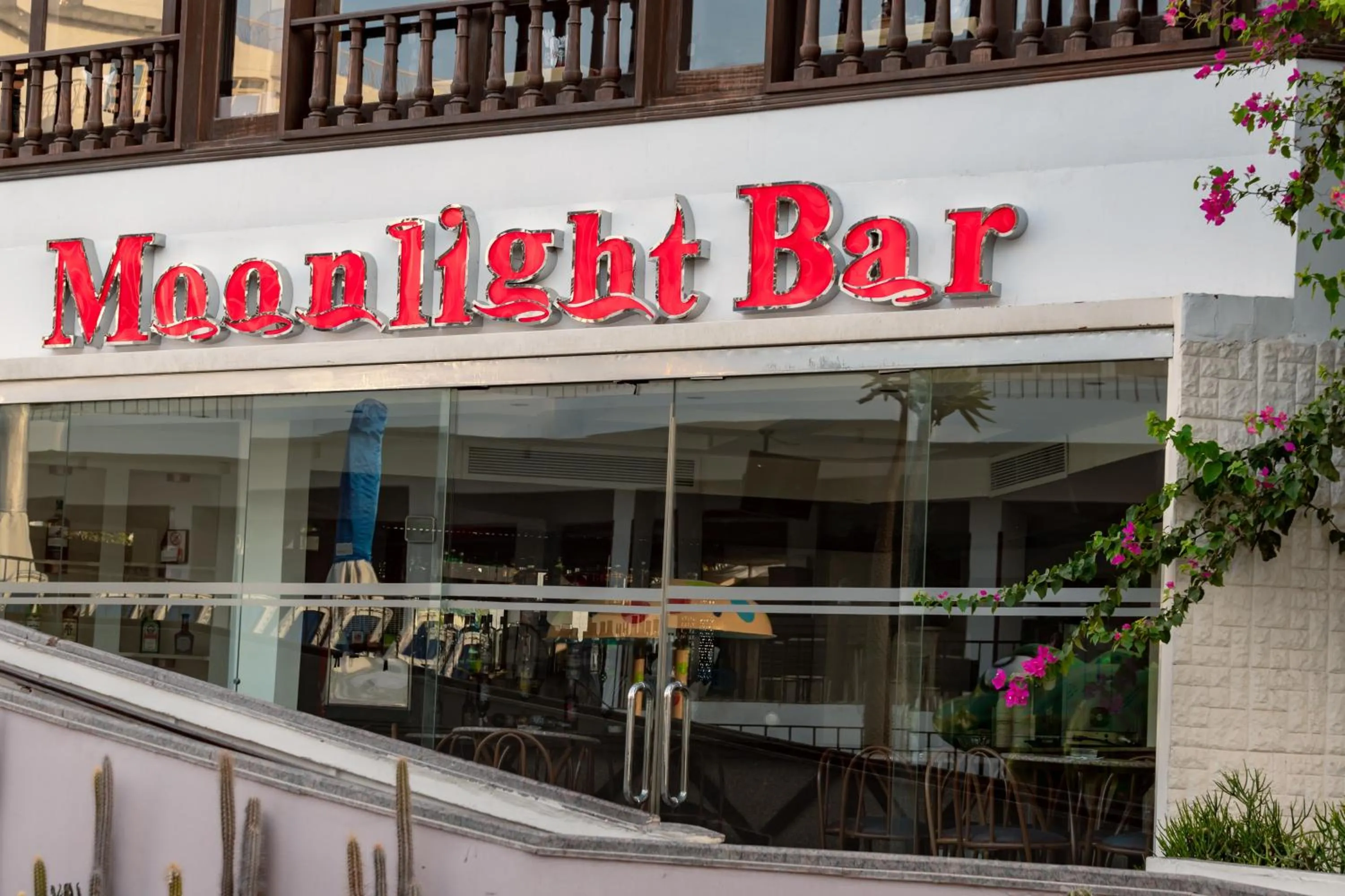 Lounge or bar in MinaMark Beach Resort for Families and Couples Only