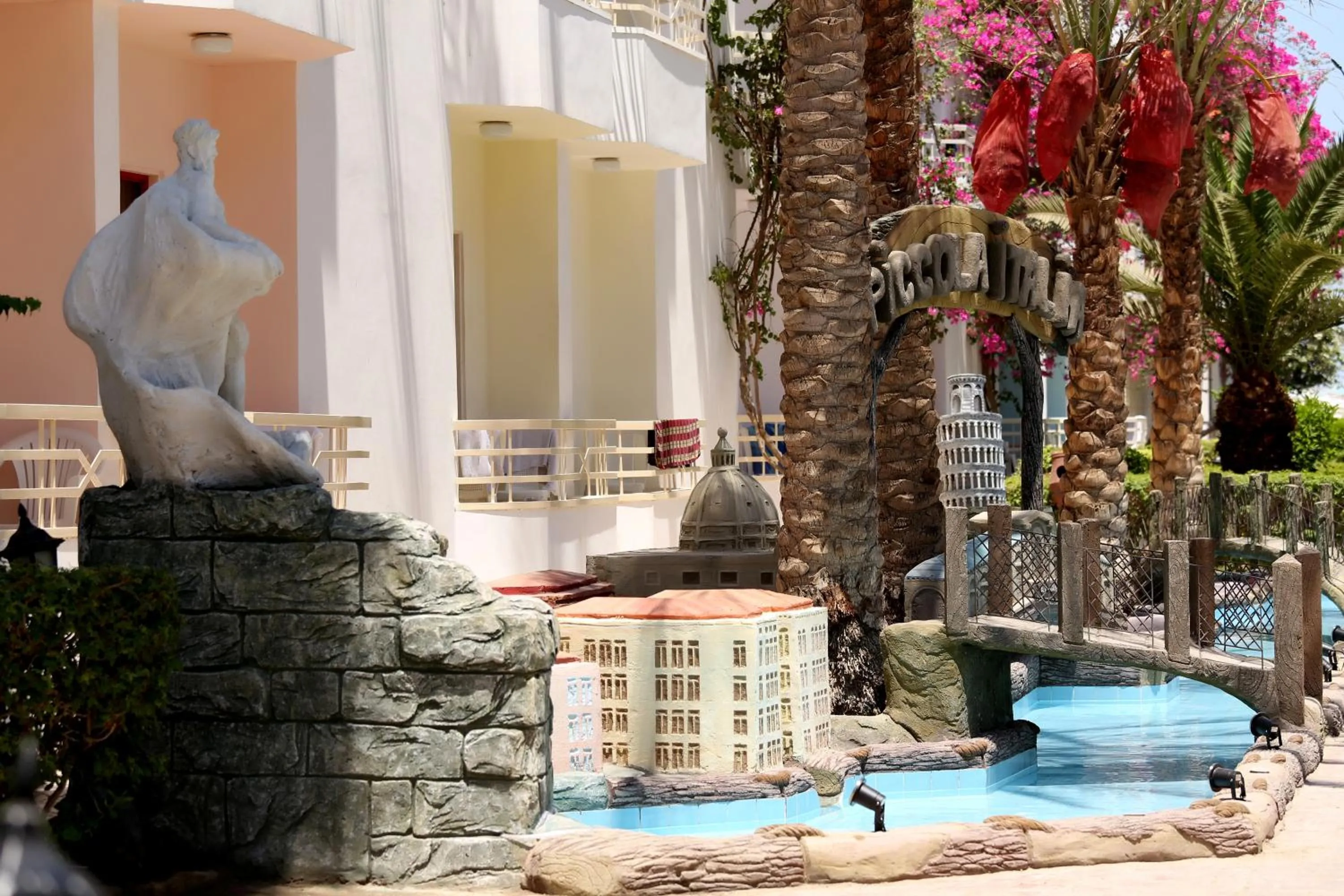 Restaurant/places to eat in MinaMark Beach Resort for Families and Couples Only