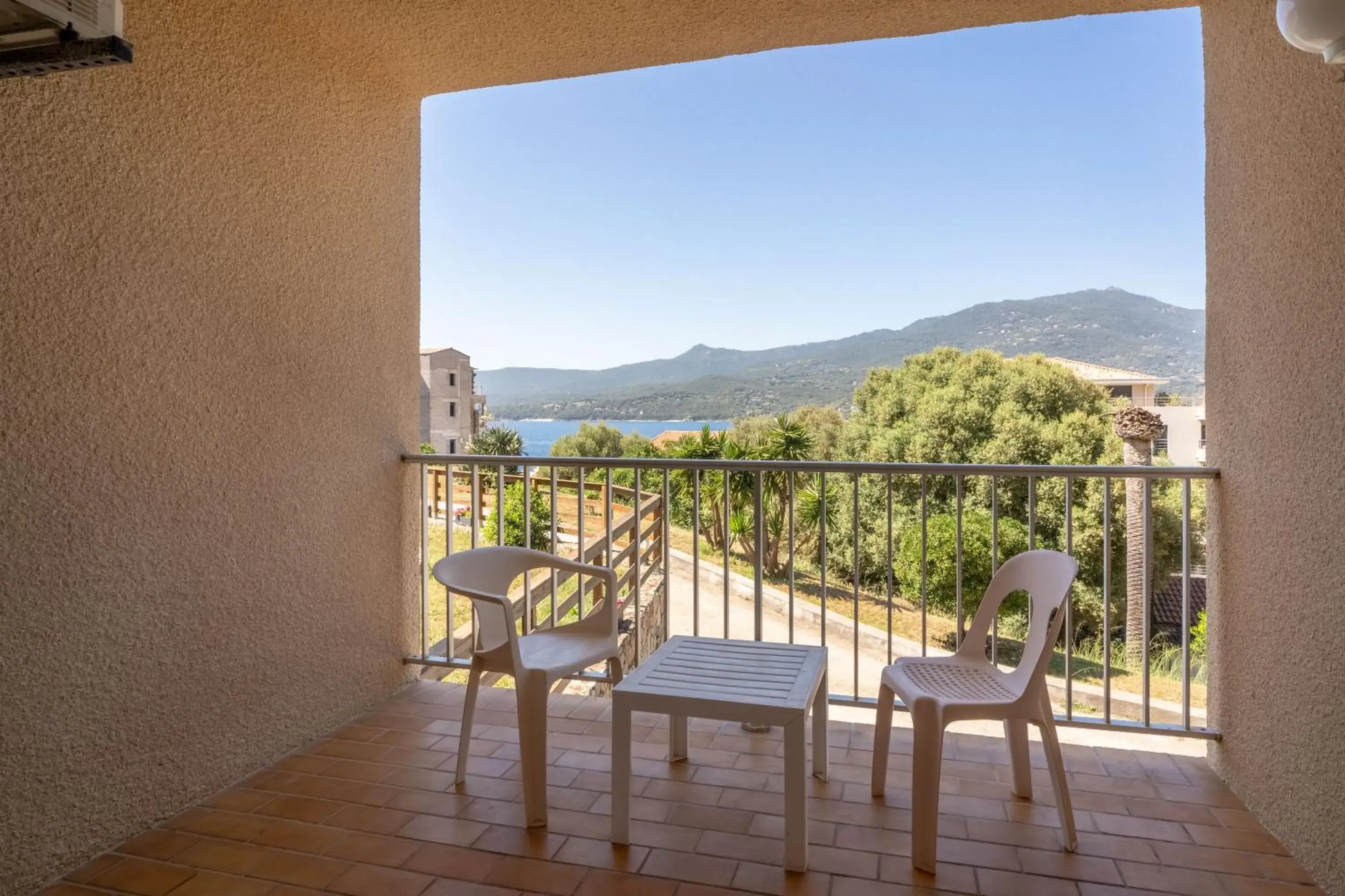 Double Room with Garden View in Hotel Hibiscus Double Room with Garden View in Hotel Hibiscus