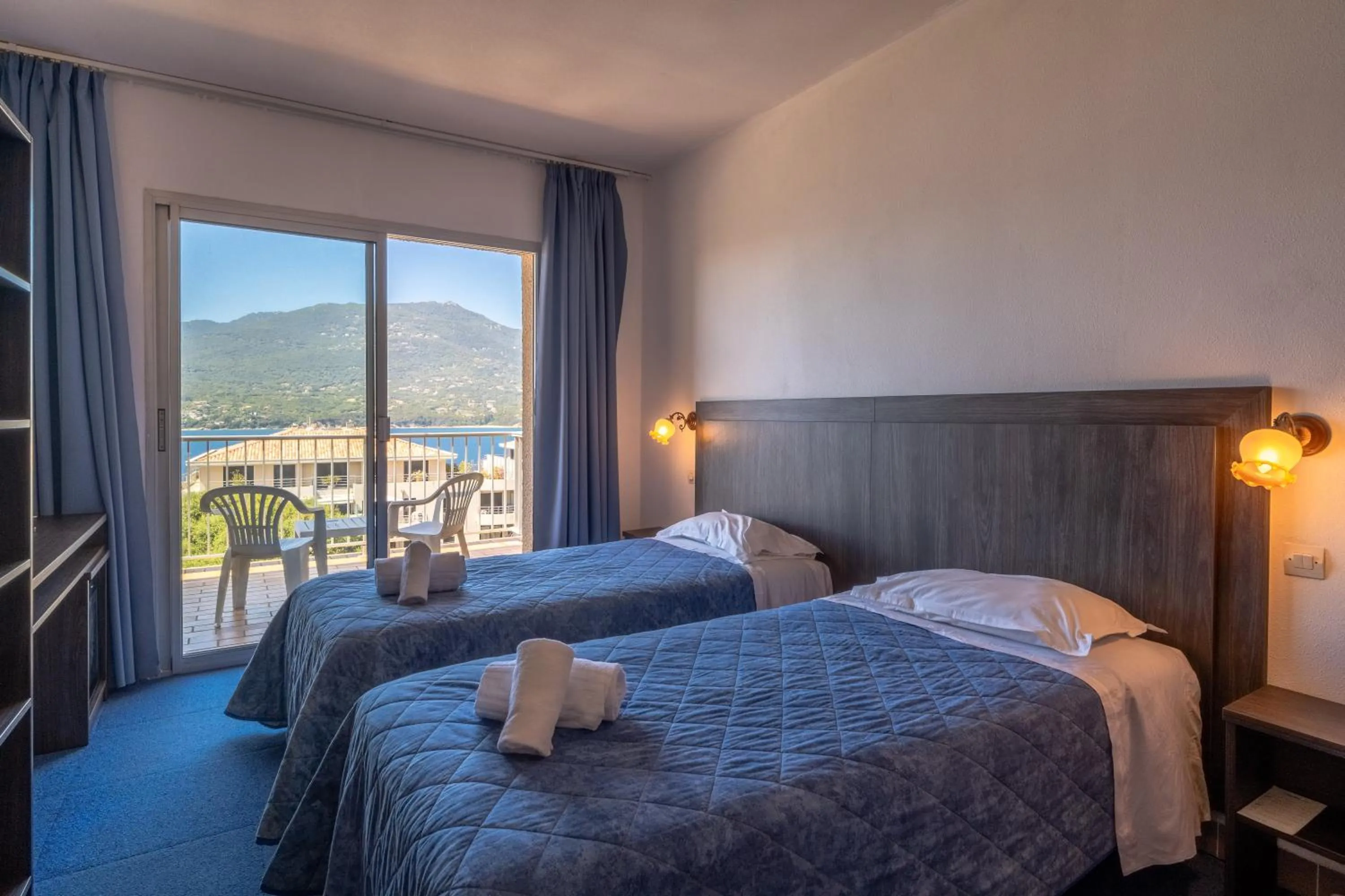 Bed in Hotel Hibiscus