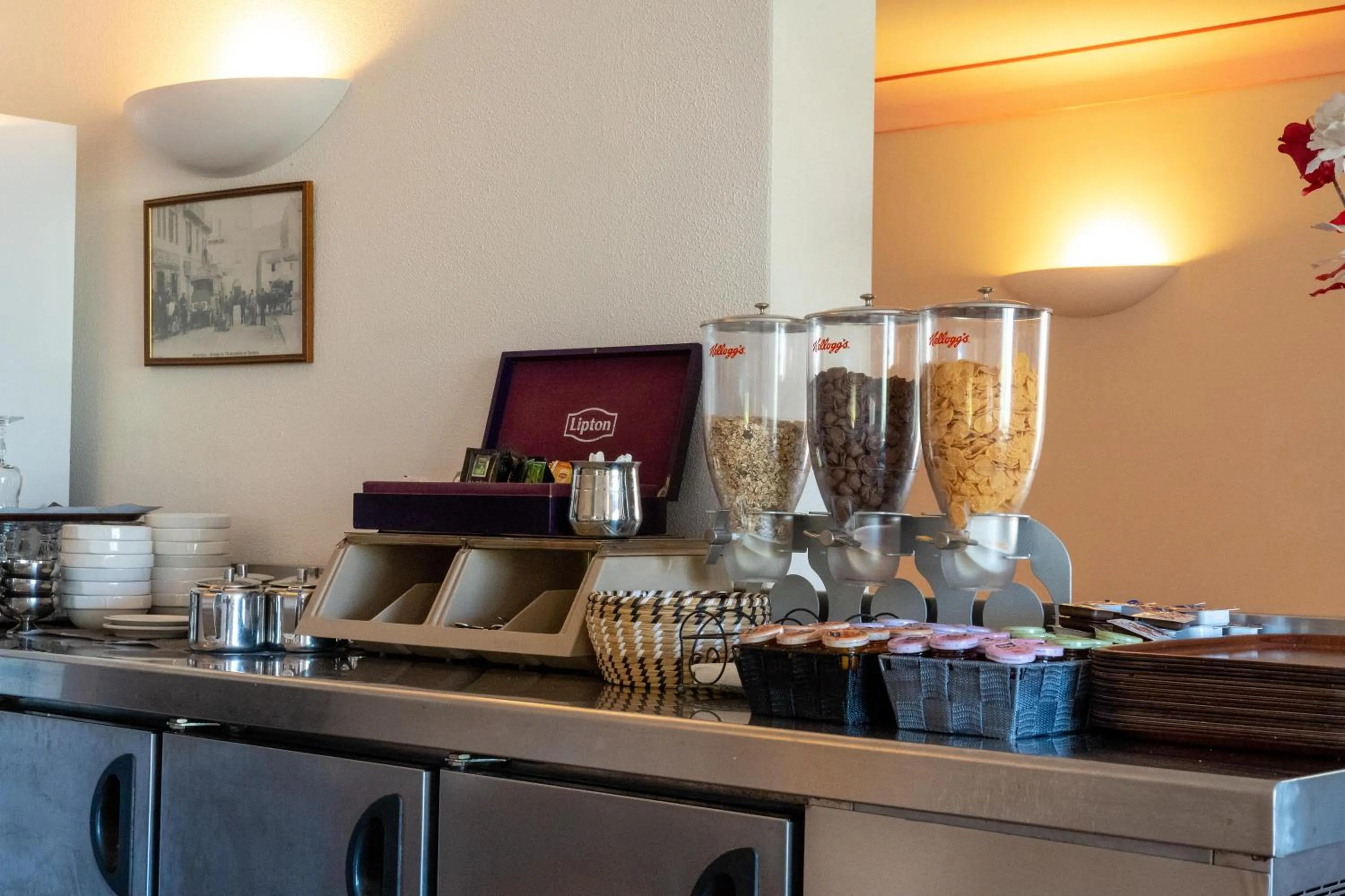 Buffet breakfast in Hotel Hibiscus