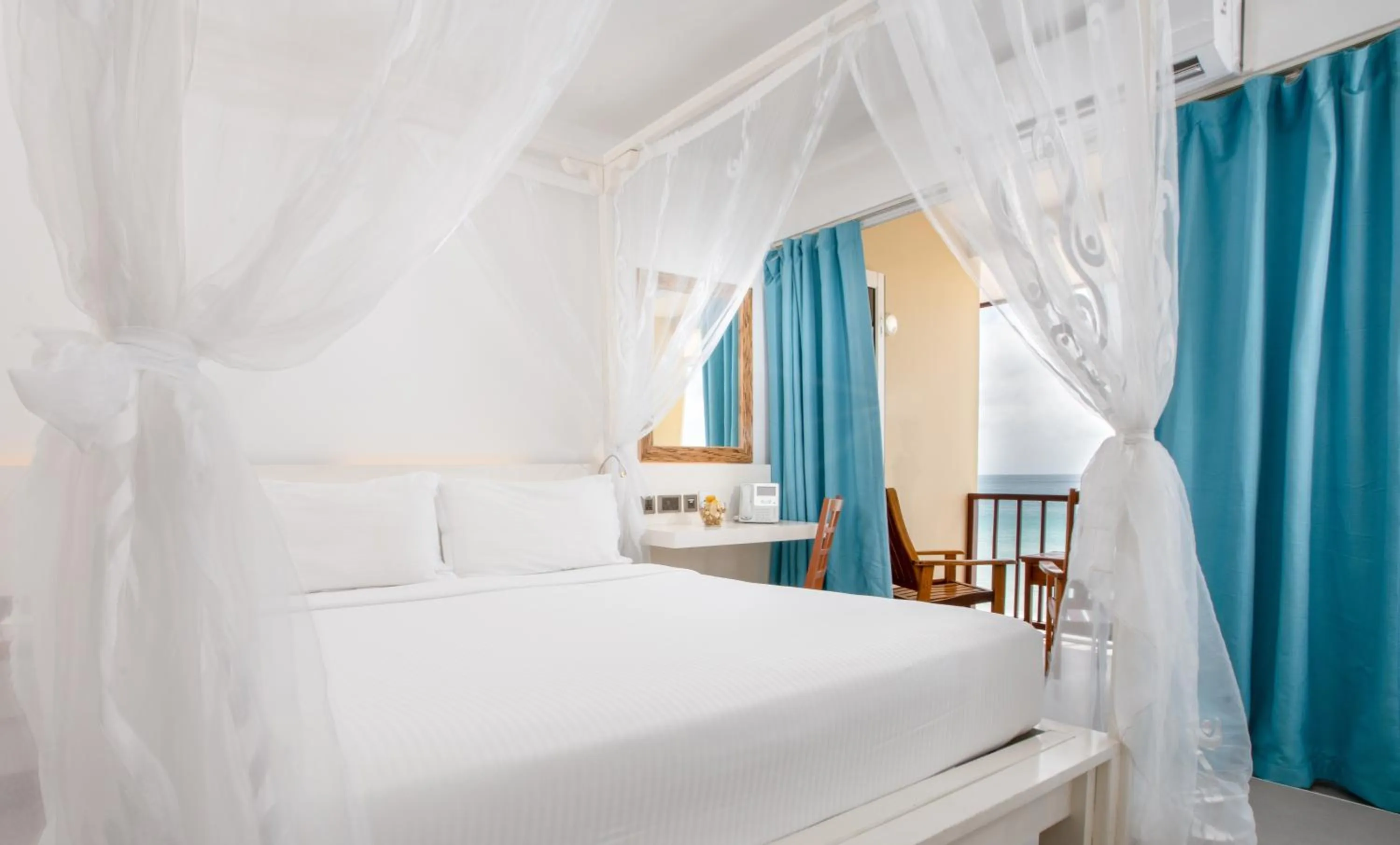 Bed in Coral Strand Smart Choice