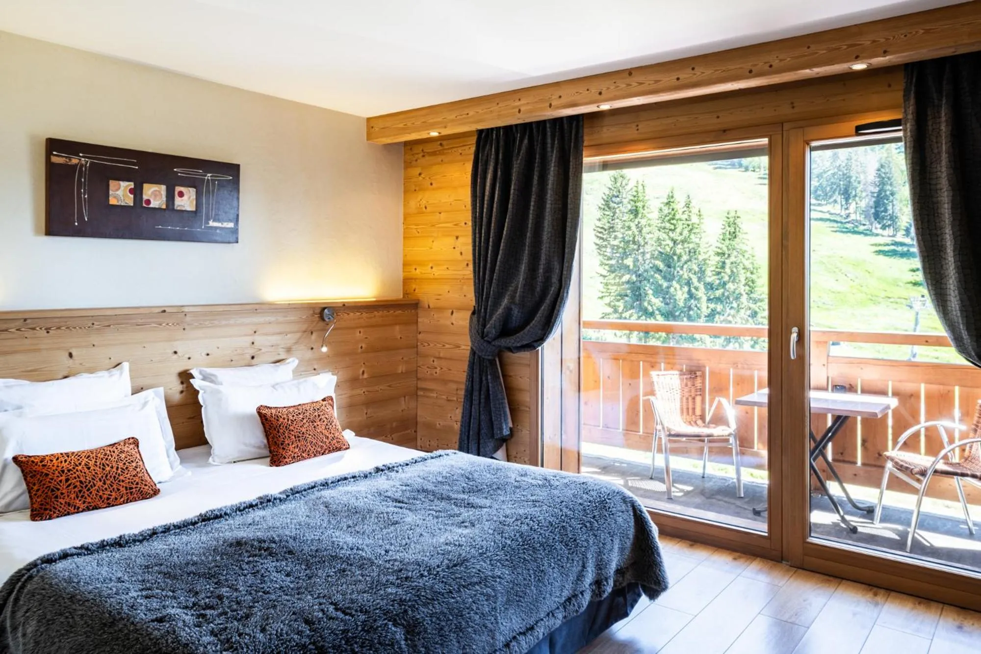 Mountain view, Bed in Hôtel Restaurant "Les Sapins" Wellness & Gourmet