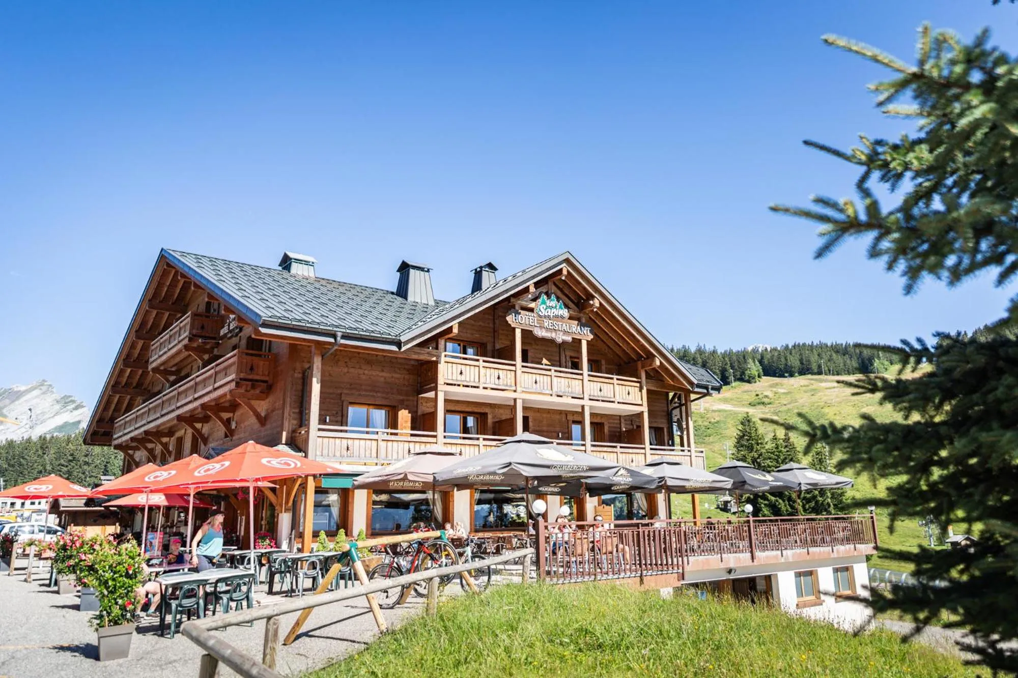 Property building in Hôtel Restaurant "Les Sapins" Wellness & Gourmet