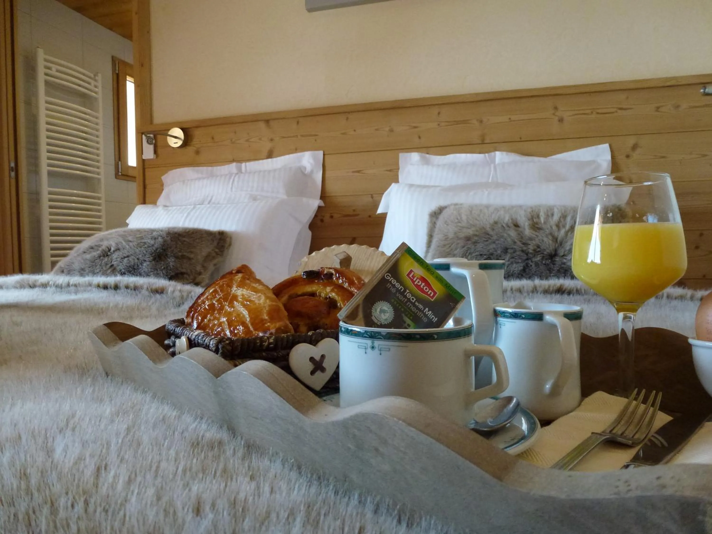 Food, Bed in Hôtel Restaurant "Les Sapins" Wellness & Gourmet