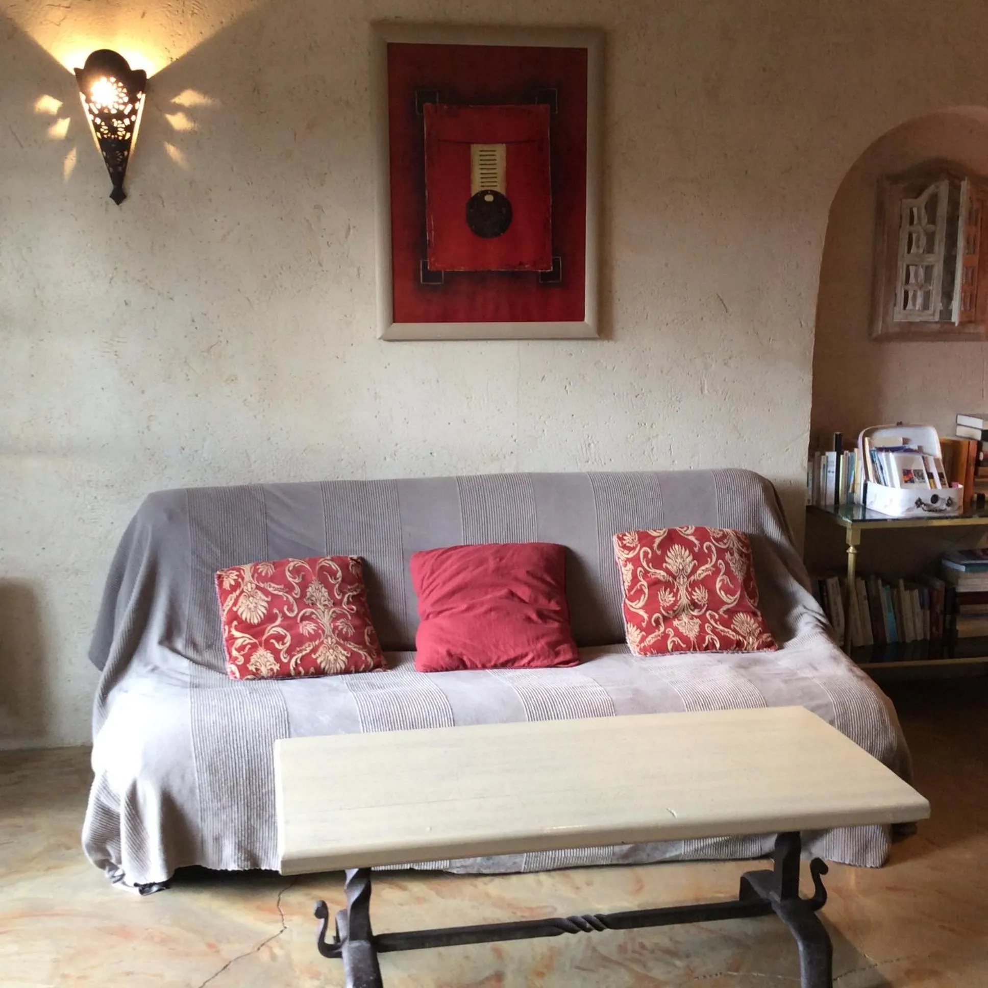 Living room in Gites Climatisés Piscine Chauffée La Balancelle