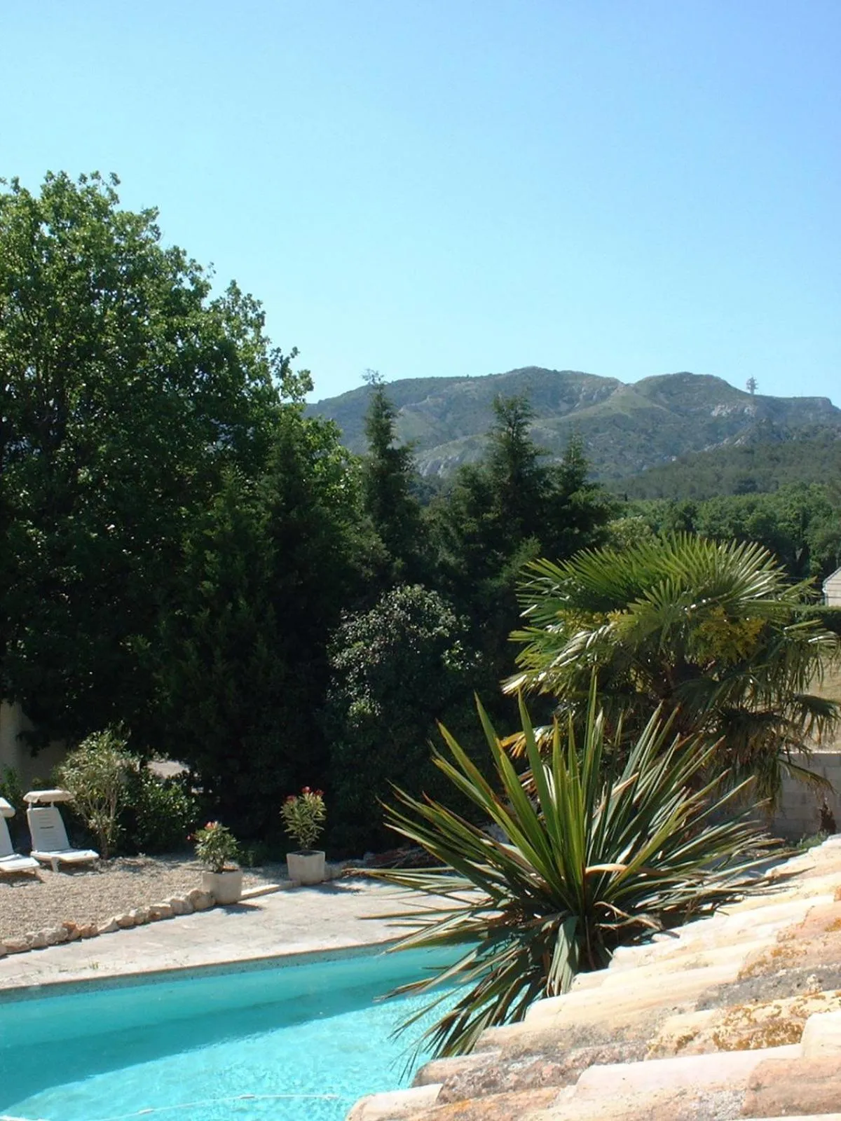 Area and facilities in Gites Climatisés Piscine Chauffée La Balancelle