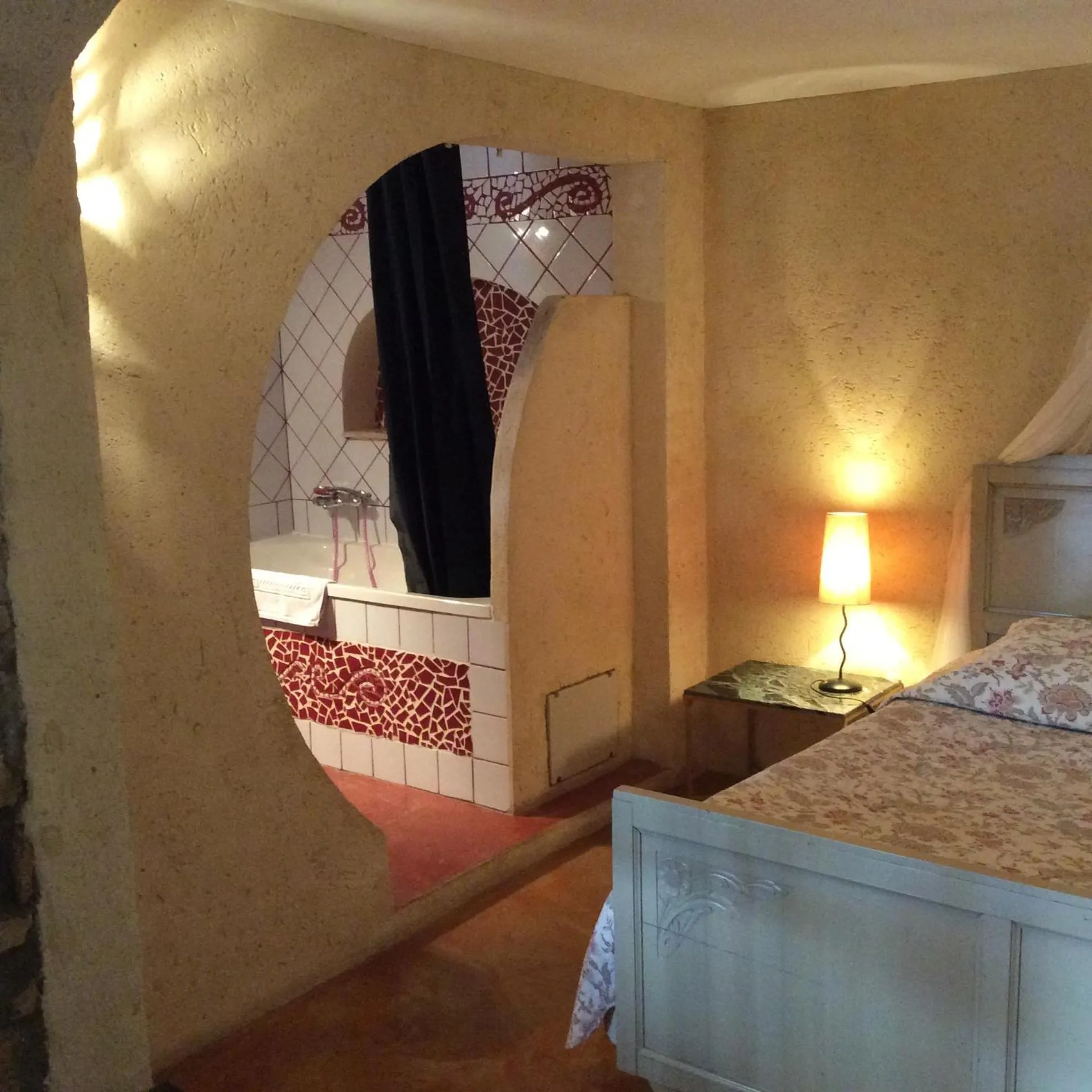 Photo of the whole room, Bed in Gites Climatisés Piscine Chauffée La Balancelle